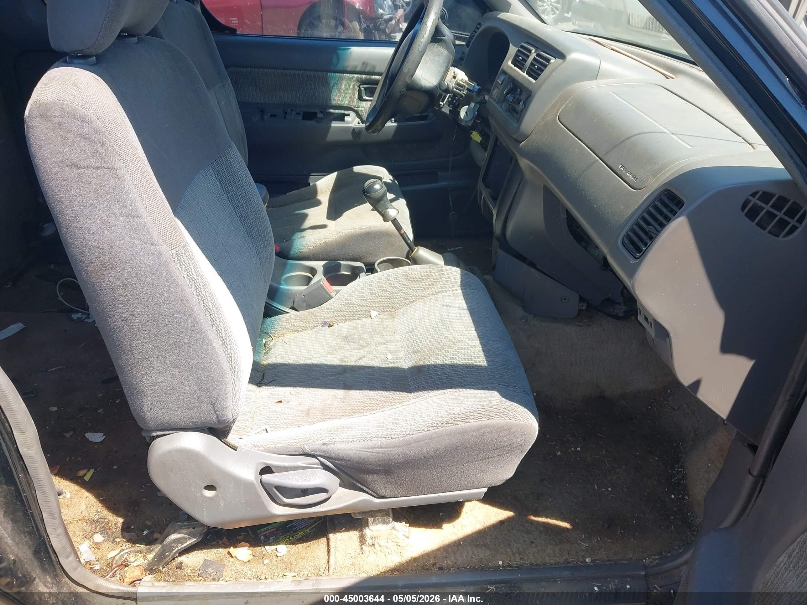 1998 Nissan Frontier Se/xe Black vin: 1N6DD26S3WC315759