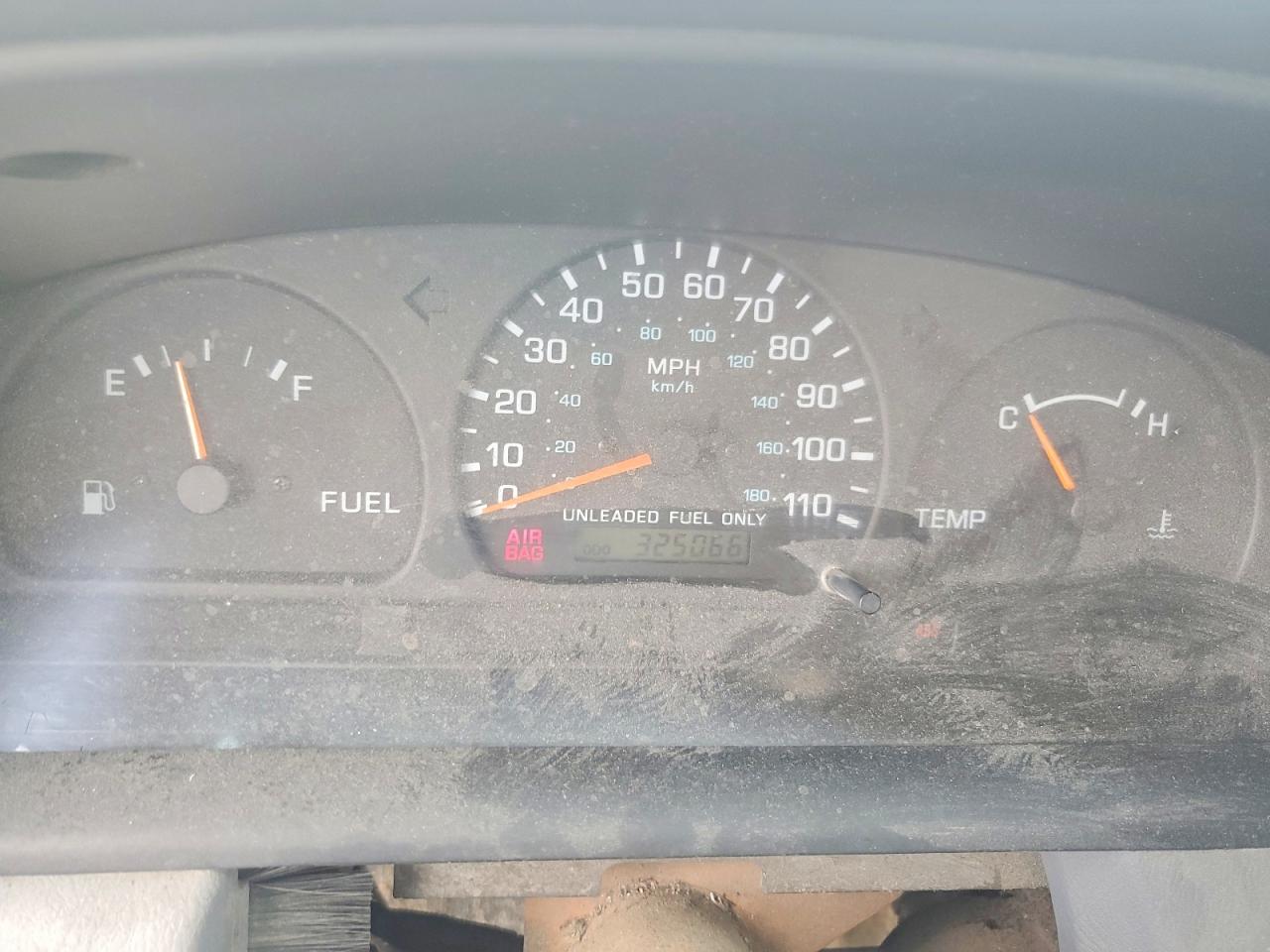 1999 Nissan Frontier Xe Белый vin: 1N6DD26S3XC319795