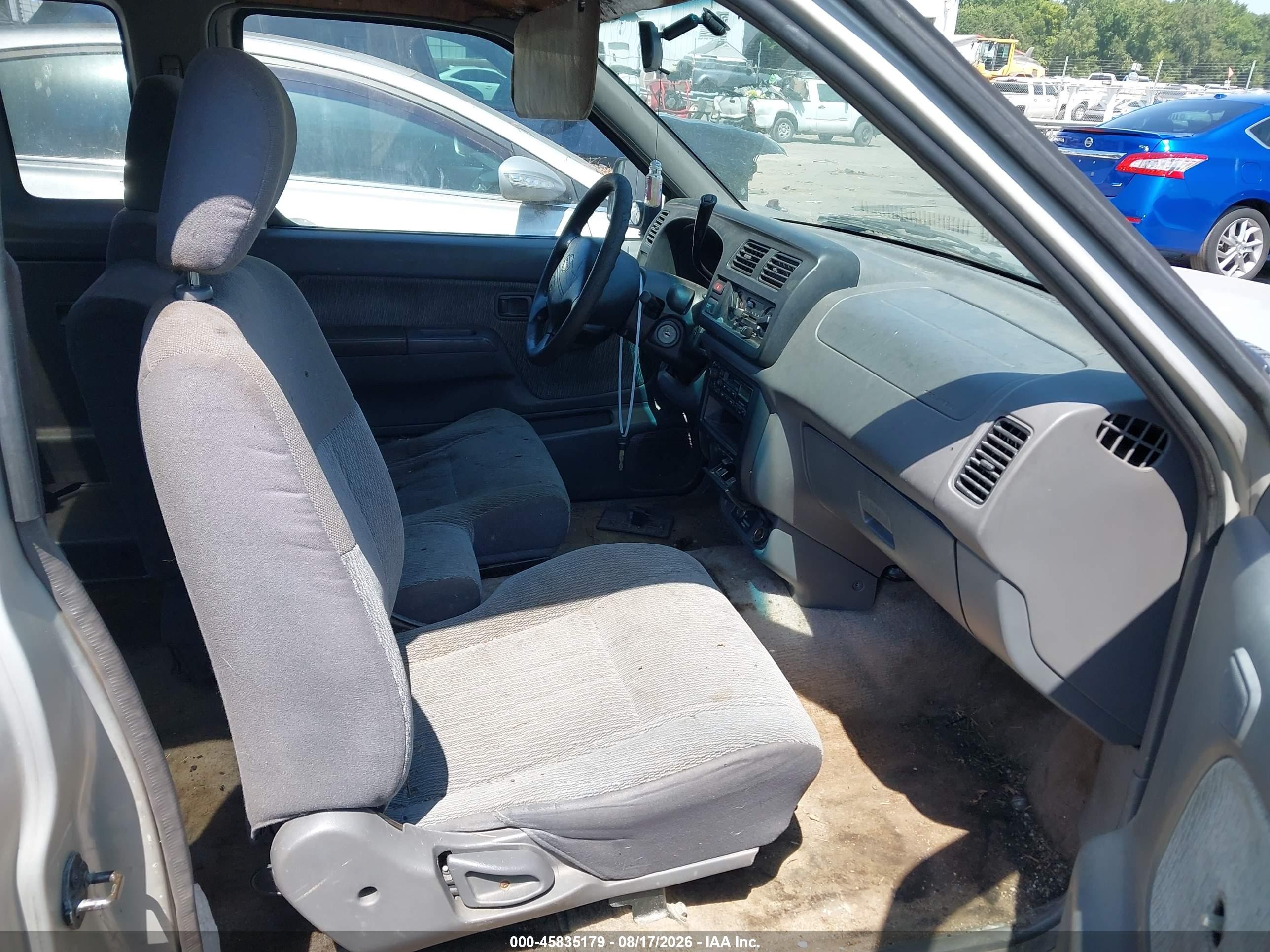 1999 Nissan Frontier Se/xe Silver vin: 1N6DD26S3XC339433