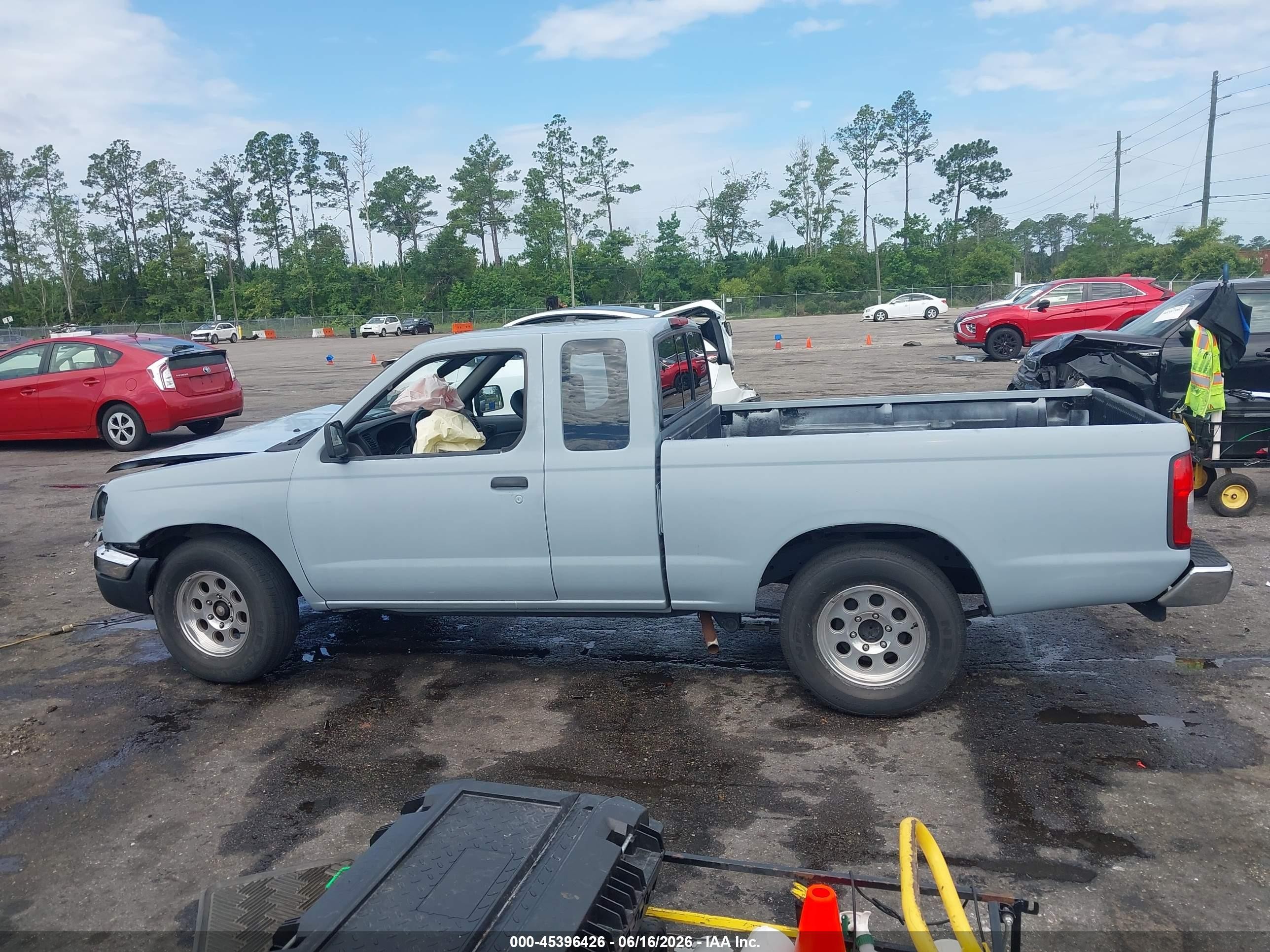 2000 Nissan Frontier 2wd Xe Gray vin: 1N6DD26S3YC337537