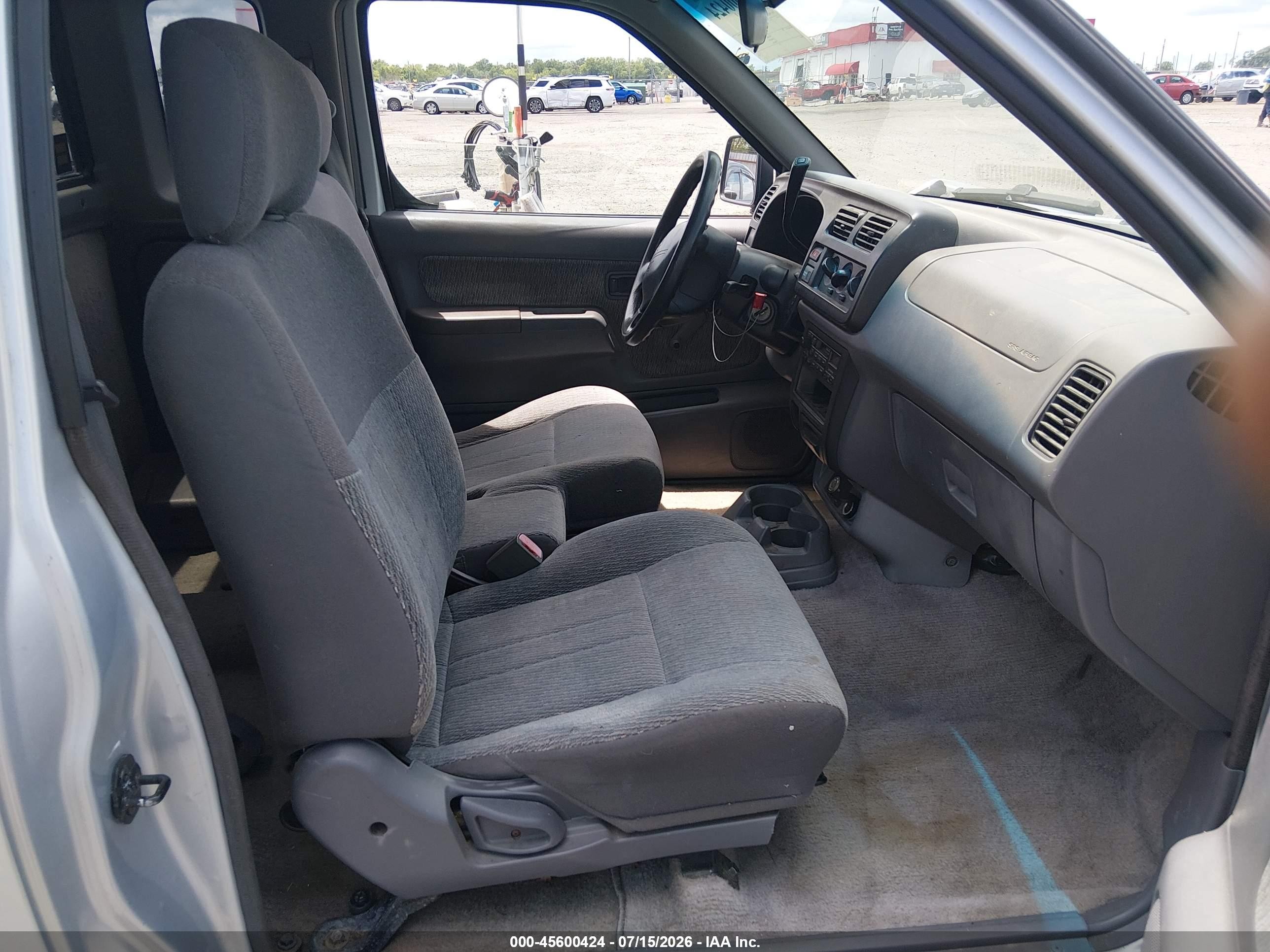 2000 Nissan Frontier Xe Silver vin: 1N6DD26S3YC353785