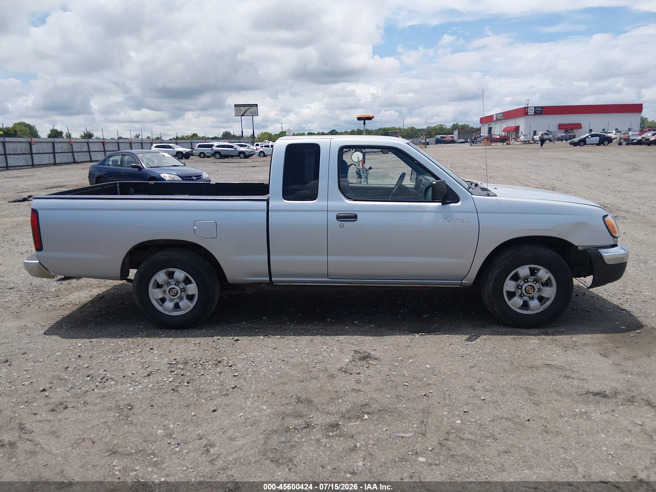 2000 Nissan Frontier Xe Silver vin: 1N6DD26S3YC353785