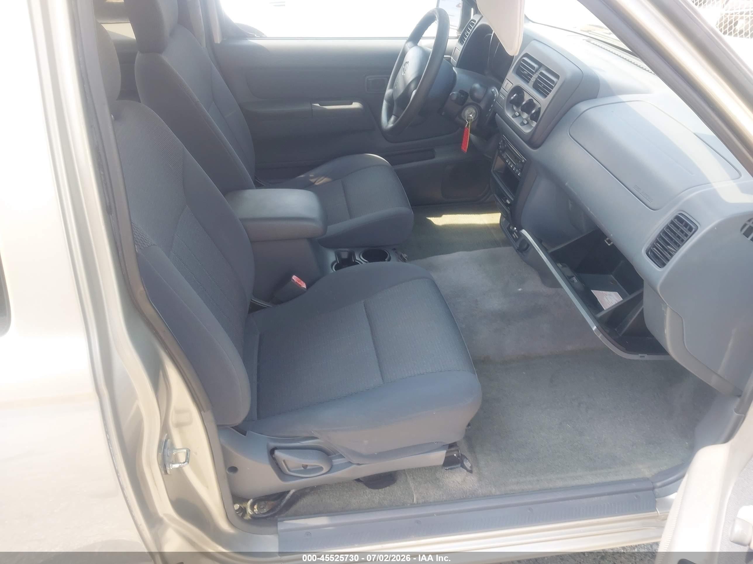 2001 Nissan Frontier Xe Gray vin: 1N6DD26S41C393623