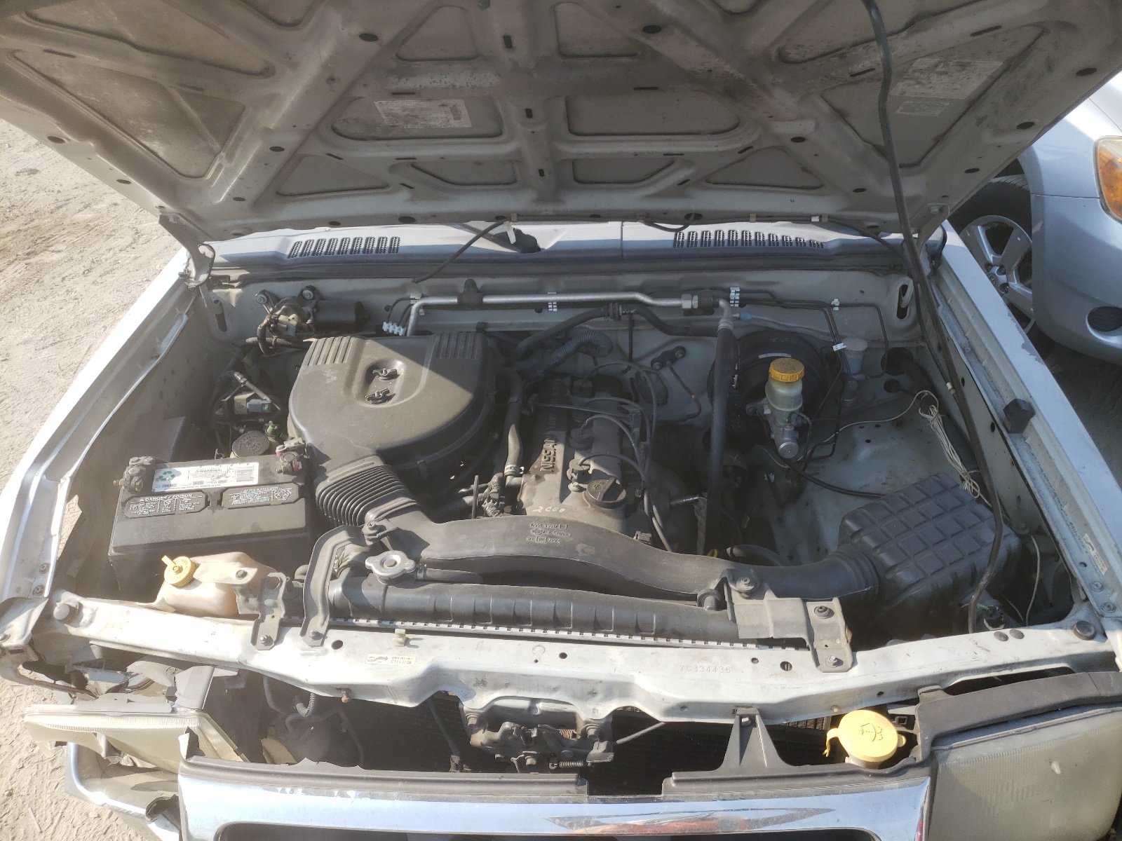 2000 Nissan Frontier King Cab Xe Silver vin: 1N6DD26S4YC334436
