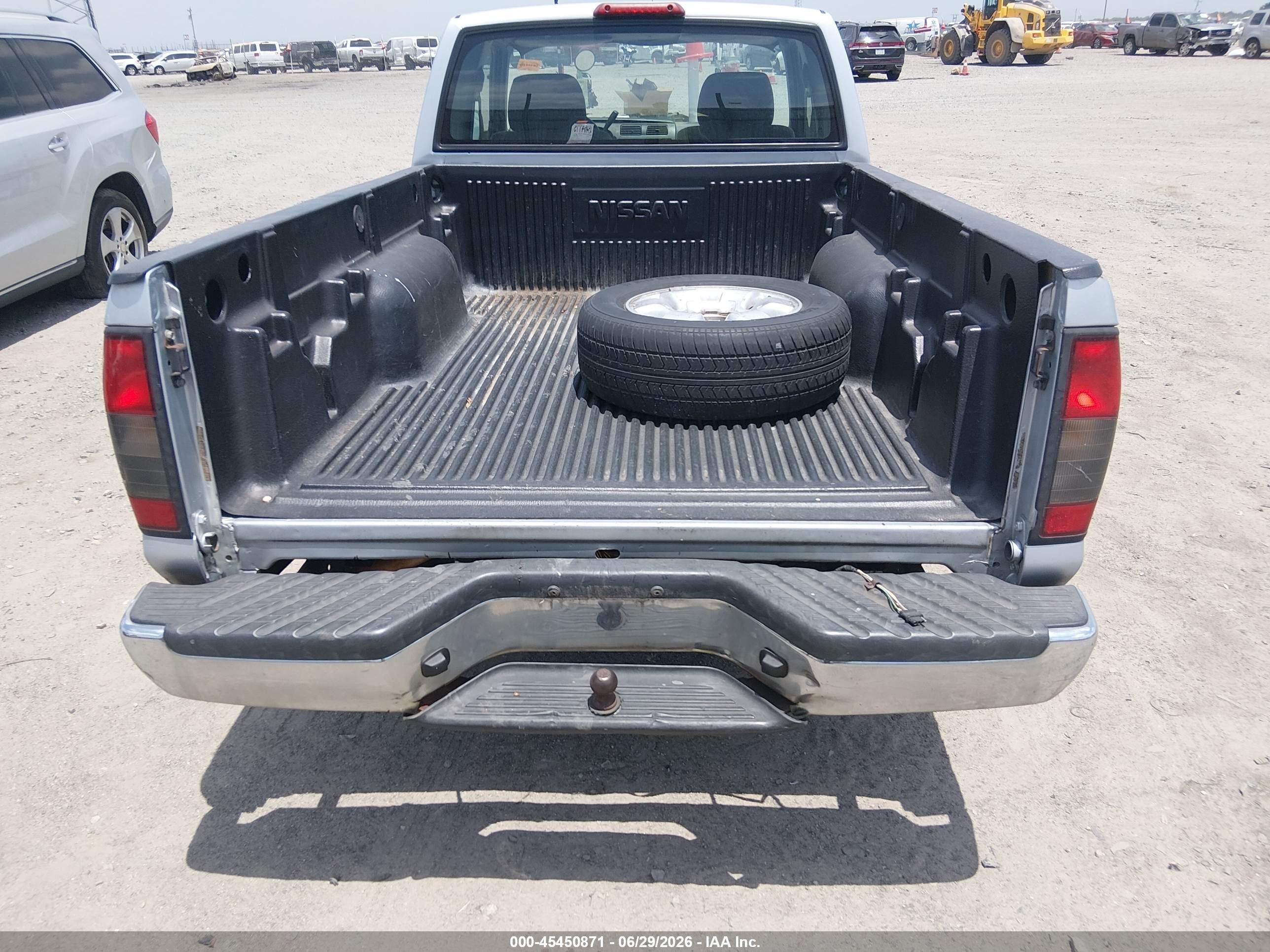 2000 Nissan Frontier 2wd Xe Silver vin: 1N6DD26S4YC361734