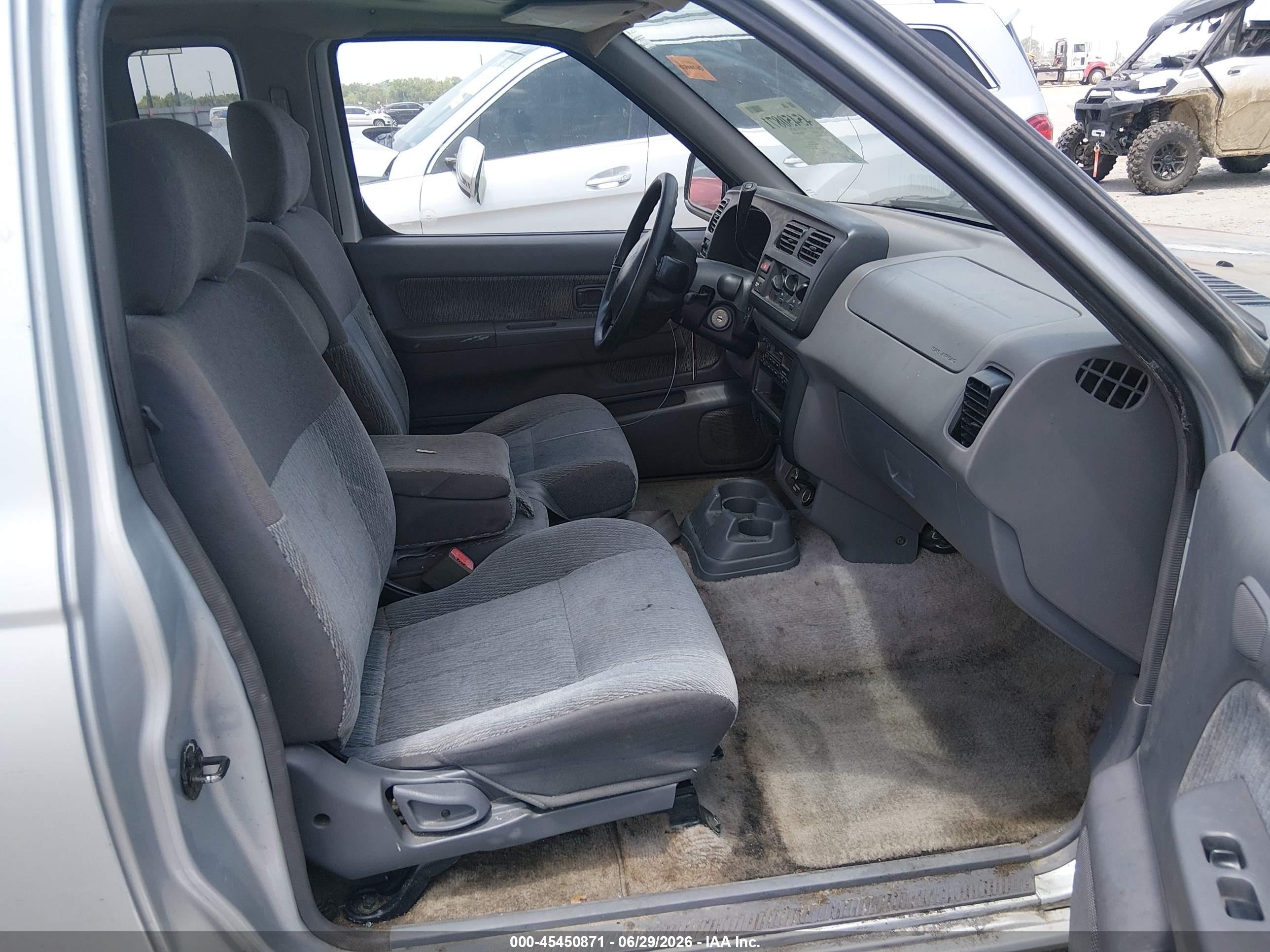 2000 Nissan Frontier 2wd Xe Silver vin: 1N6DD26S4YC361734
