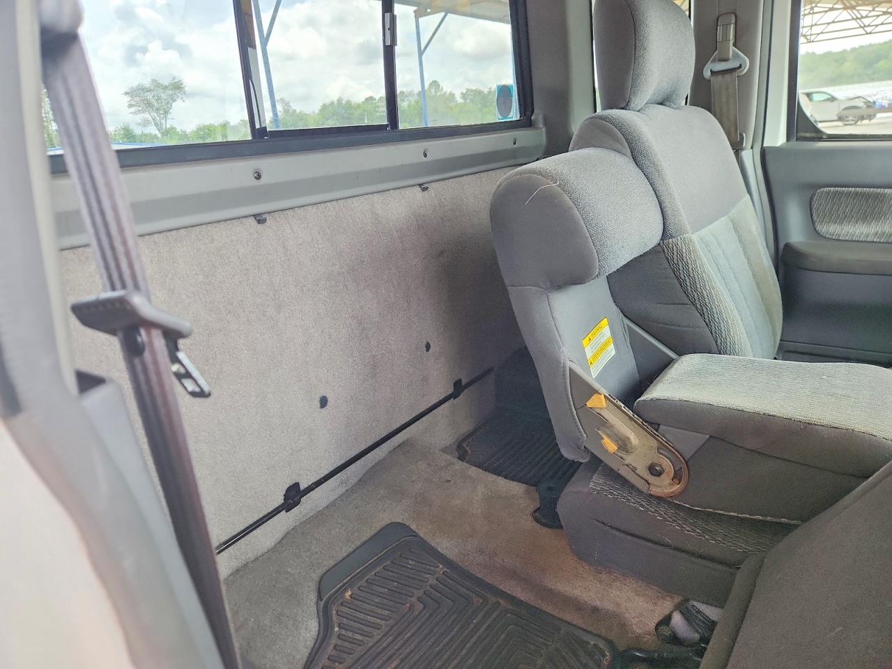 2000 Nissan Frontier Xe White vin: 1N6DD26S4YC396144