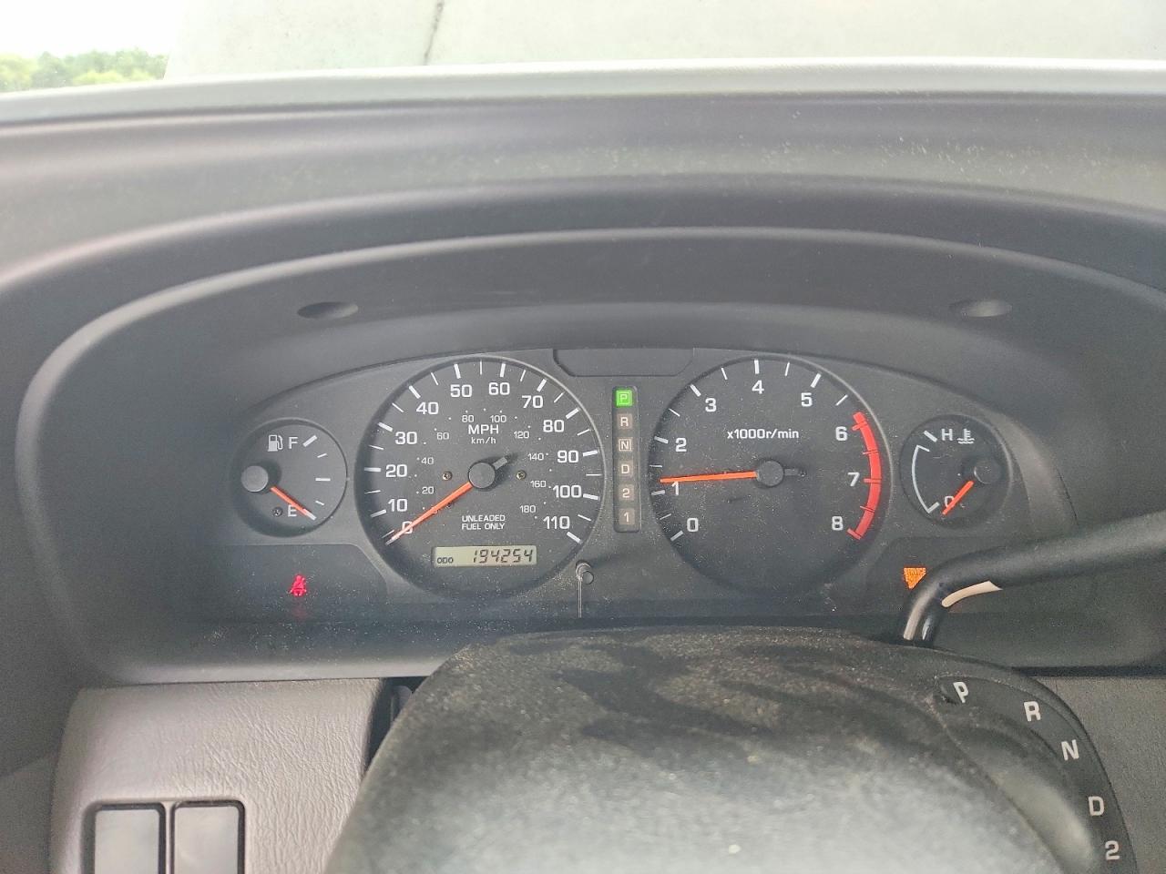 2000 Nissan Frontier Xe White vin: 1N6DD26S4YC396144
