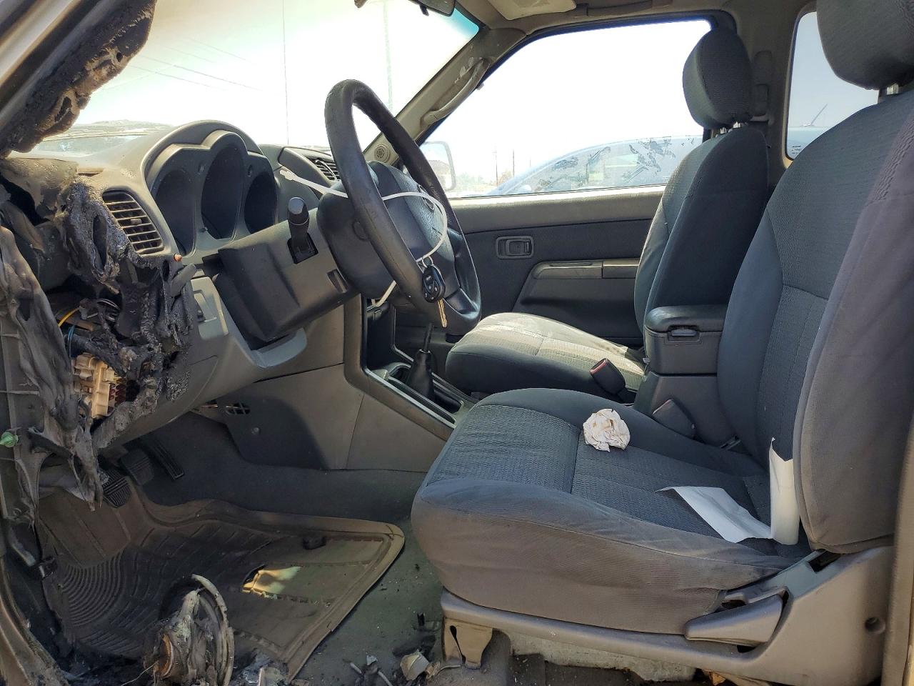 2002 Nissan Frontier Standard Tan vin: 1N6DD26S52C335733