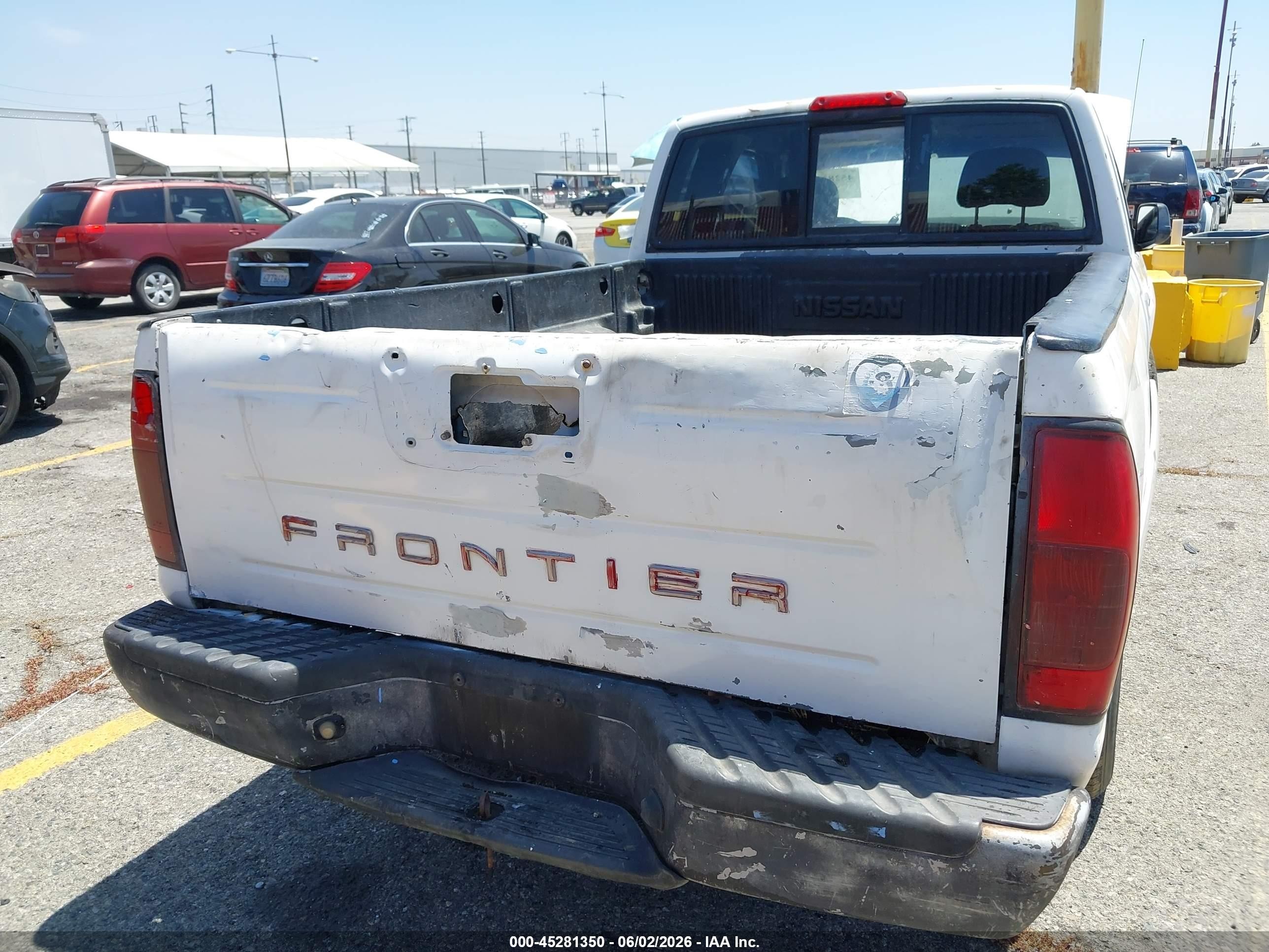 2001 Nissan Frontier Xe White vin: 1N6DD26S61C330846