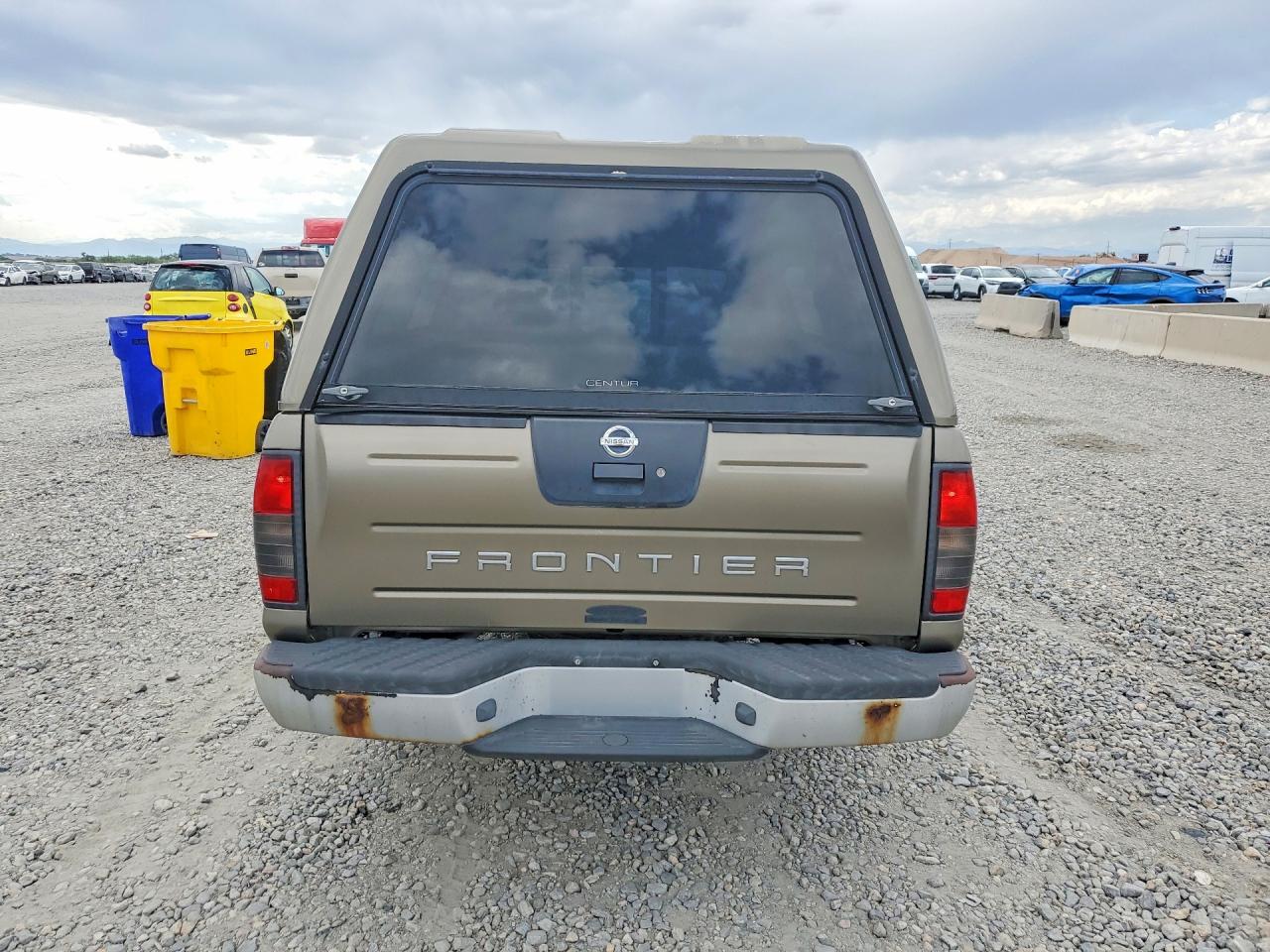 2002 Nissan Frontier Standard Желто-коричневый vin: 1N6DD26S62C313806