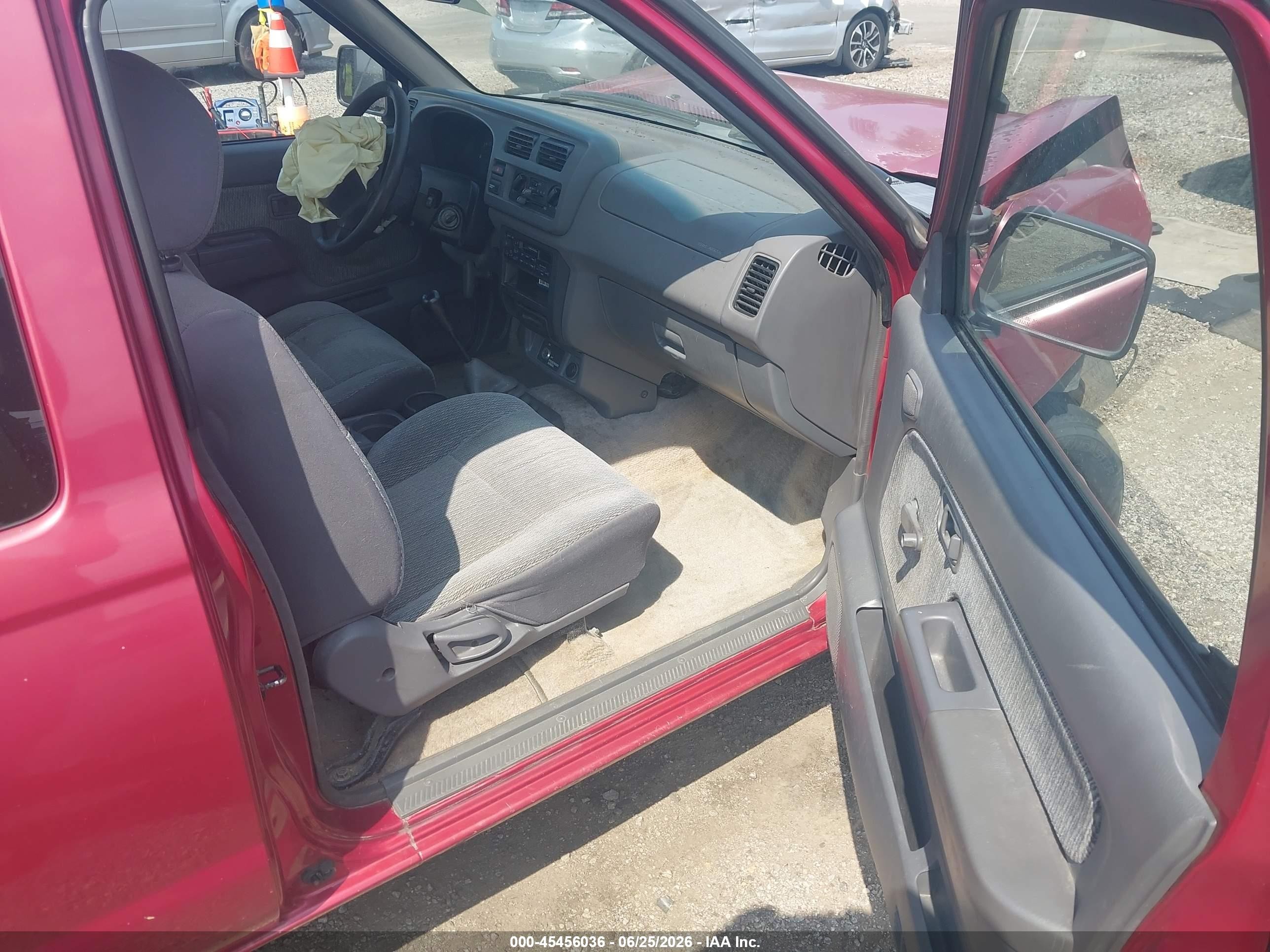 1998 Nissan Frontier Se/xe Красный vin: 1N6DD26S6WC388740