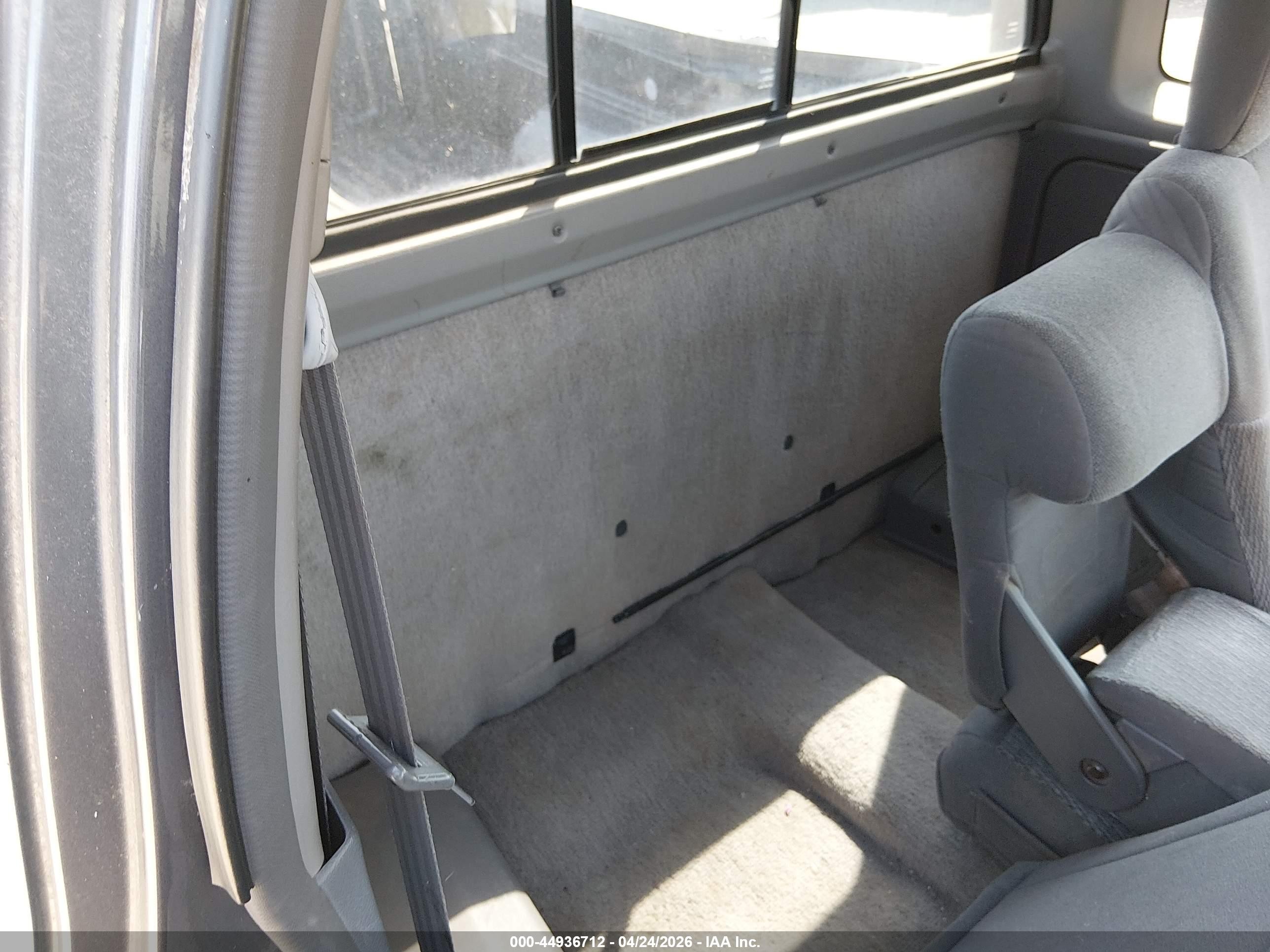 2000 Nissan Frontier Xe Gray vin: 1N6DD26S6YC417835