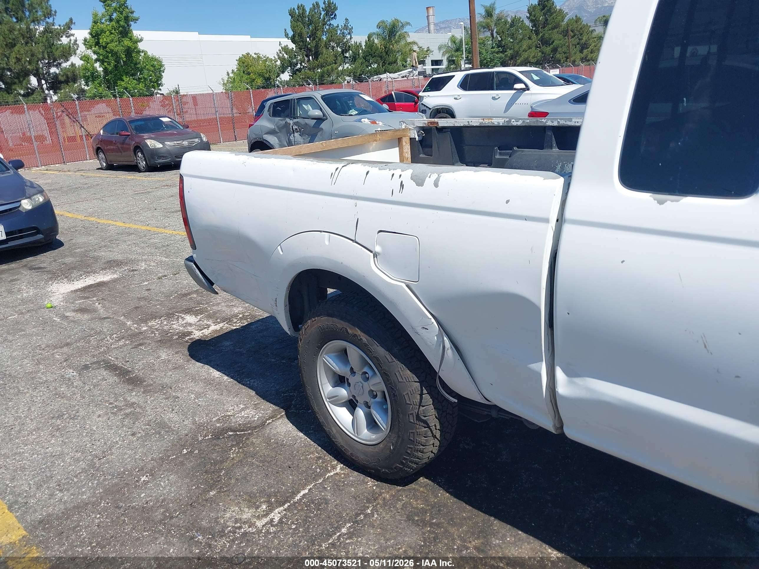 2001 Nissan Frontier Xe White vin: 1N6DD26S71C340611