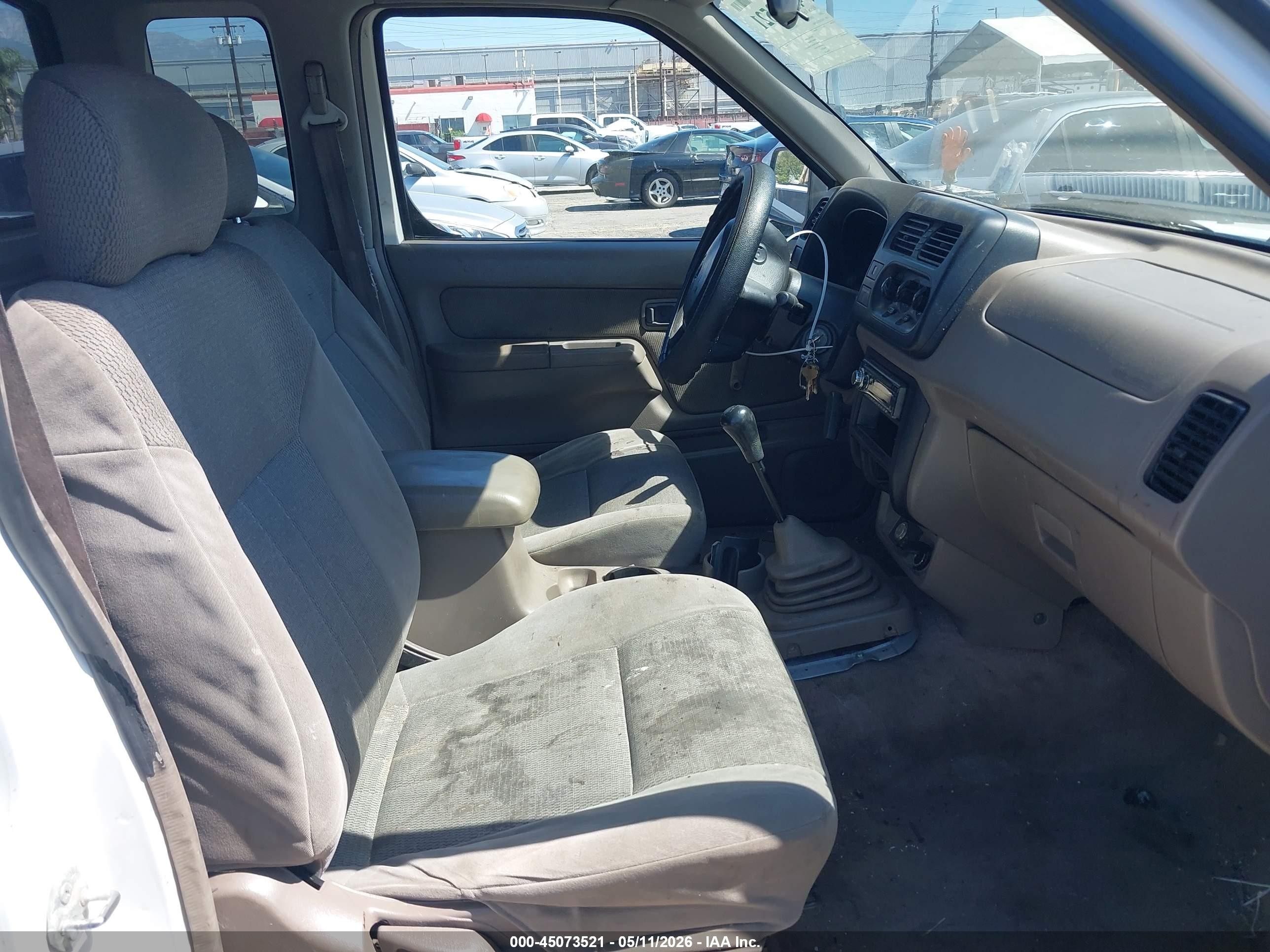 2001 Nissan Frontier Xe White vin: 1N6DD26S71C340611