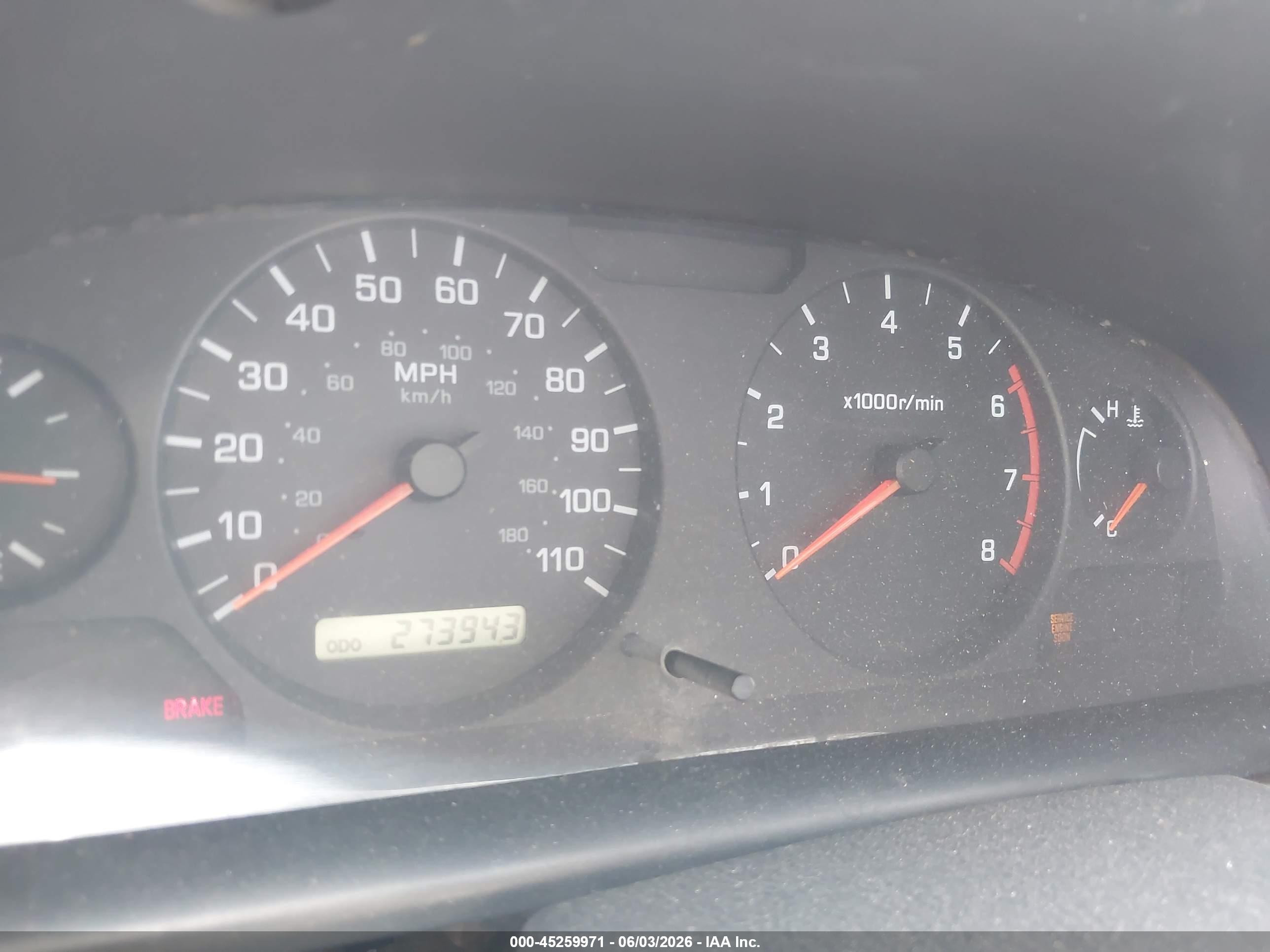 2001 Nissan Frontier Xe Серебряный vin: 1N6DD26S71C364603