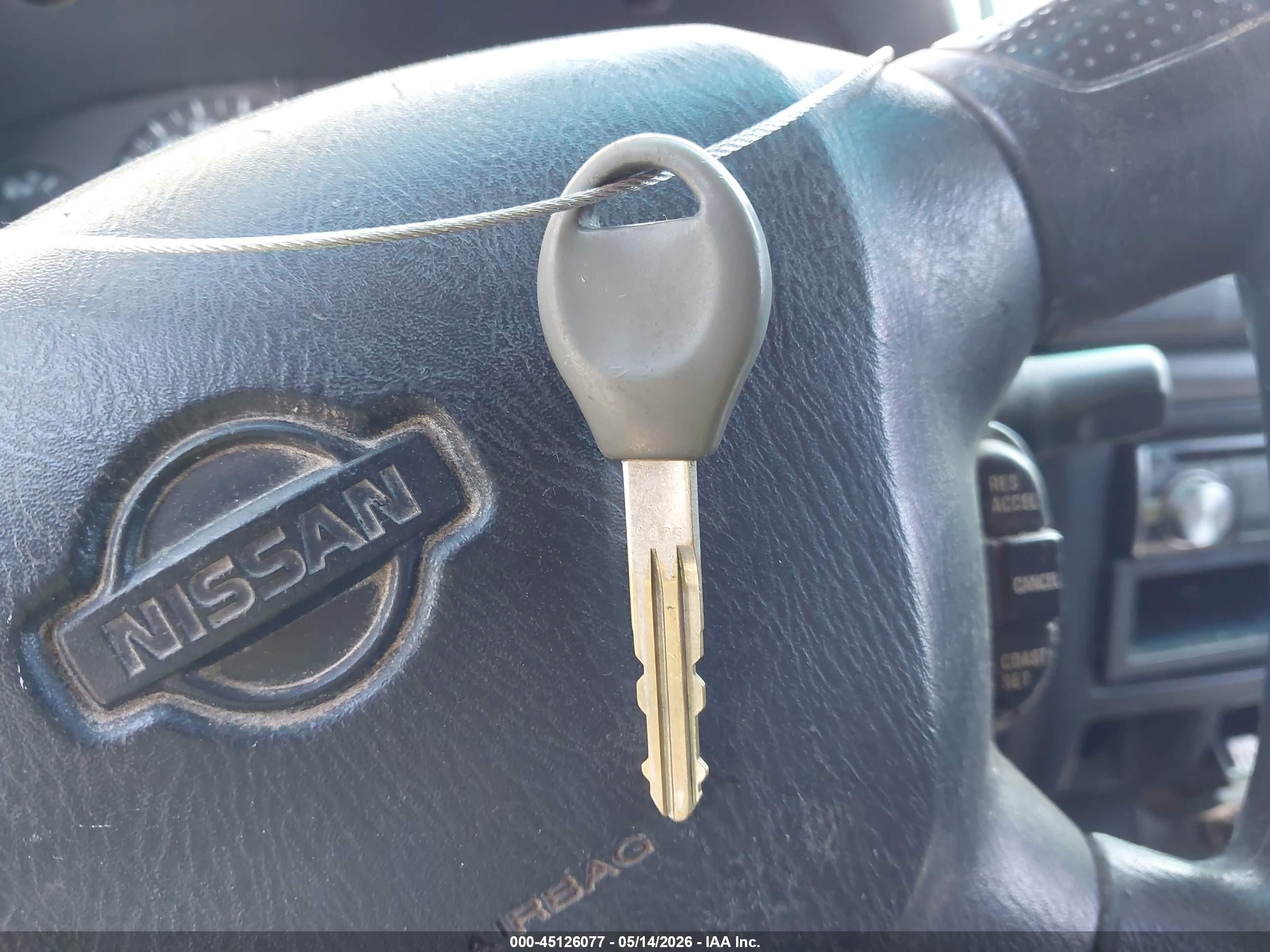 2001 Nissan Frontier Xe Красный vin: 1N6DD26S71C365833