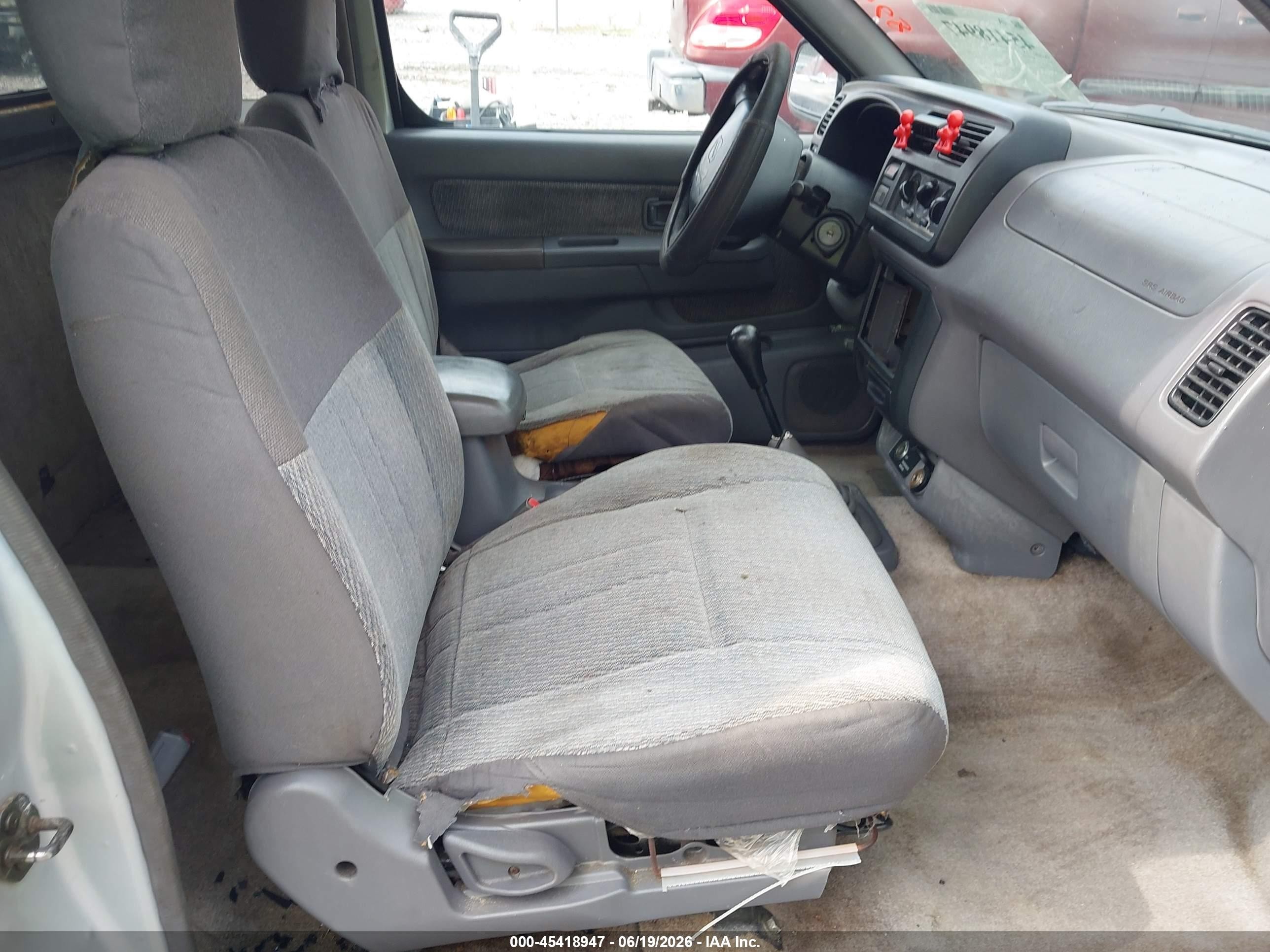 2000 Nissan Frontier 2wd Xe White vin: 1N6DD26S7YC345415