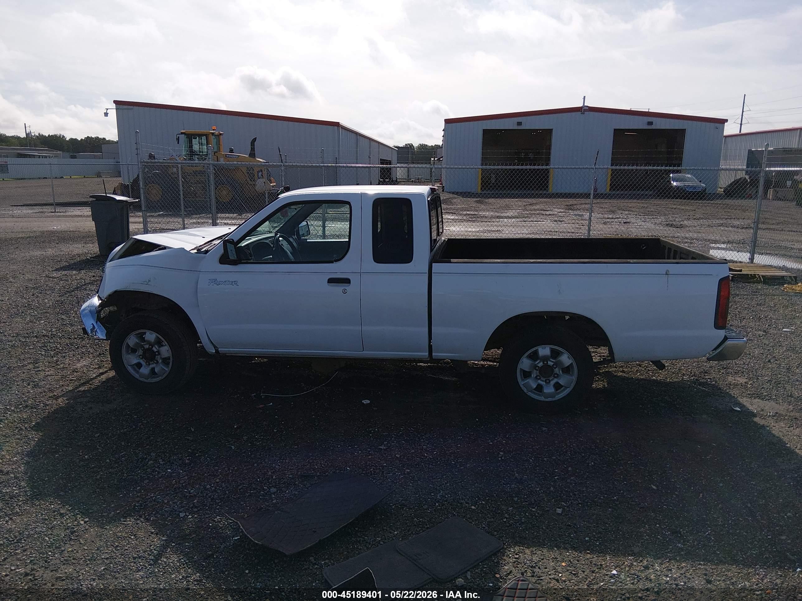 2000 Nissan Frontier Xe Белый vin: 1N6DD26S7YC379502