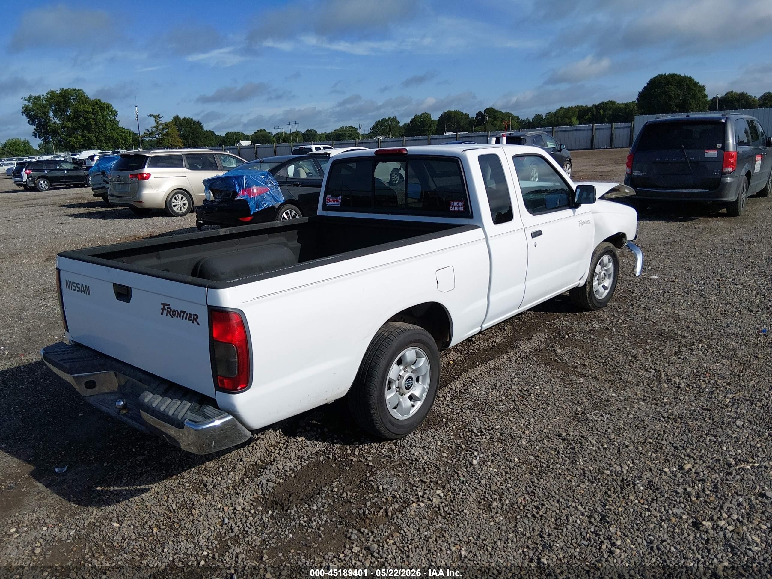 2000 Nissan Frontier Xe Белый vin: 1N6DD26S7YC379502
