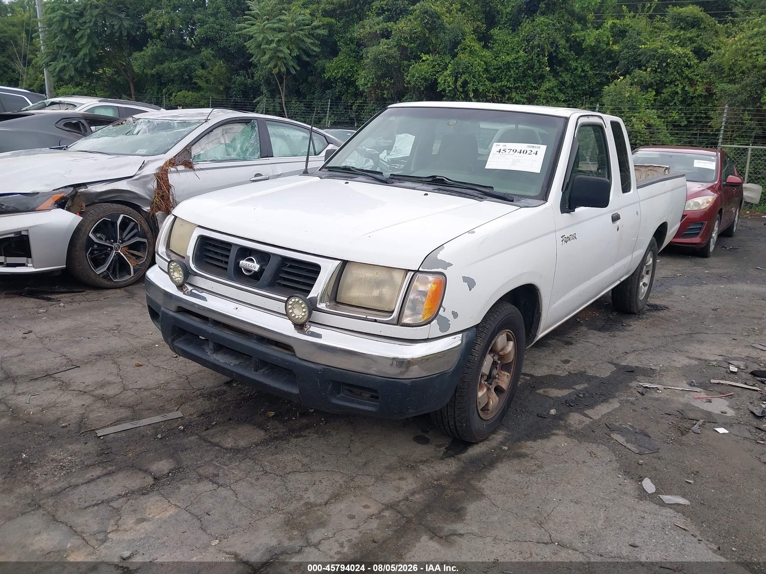2000 Nissan Frontier Xe White vin: 1N6DD26S7YC430237