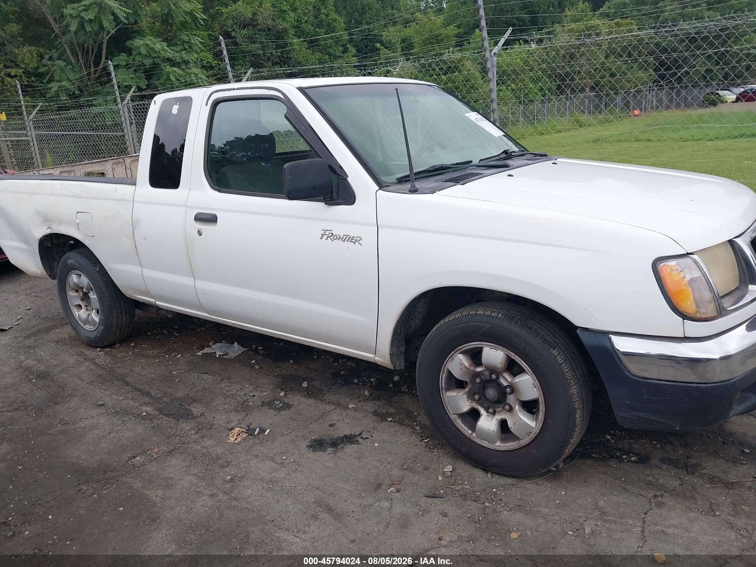 2000 Nissan Frontier Xe White vin: 1N6DD26S7YC430237