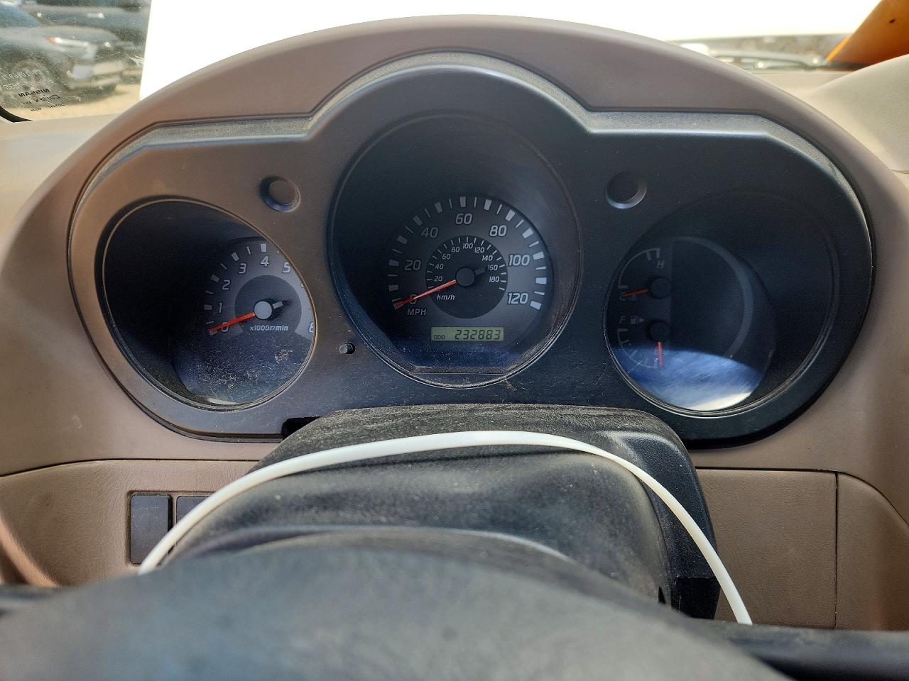 2002 Nissan Frontier Standard Белый vin: 1N6DD26S82C375868