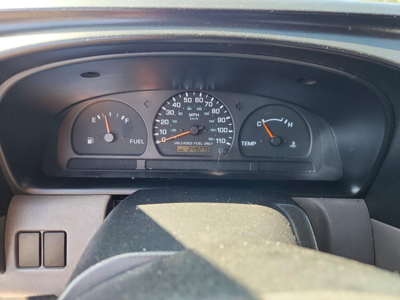 1999 Nissan Frontier Xe Белый vin: 1N6DD26S8XC323177