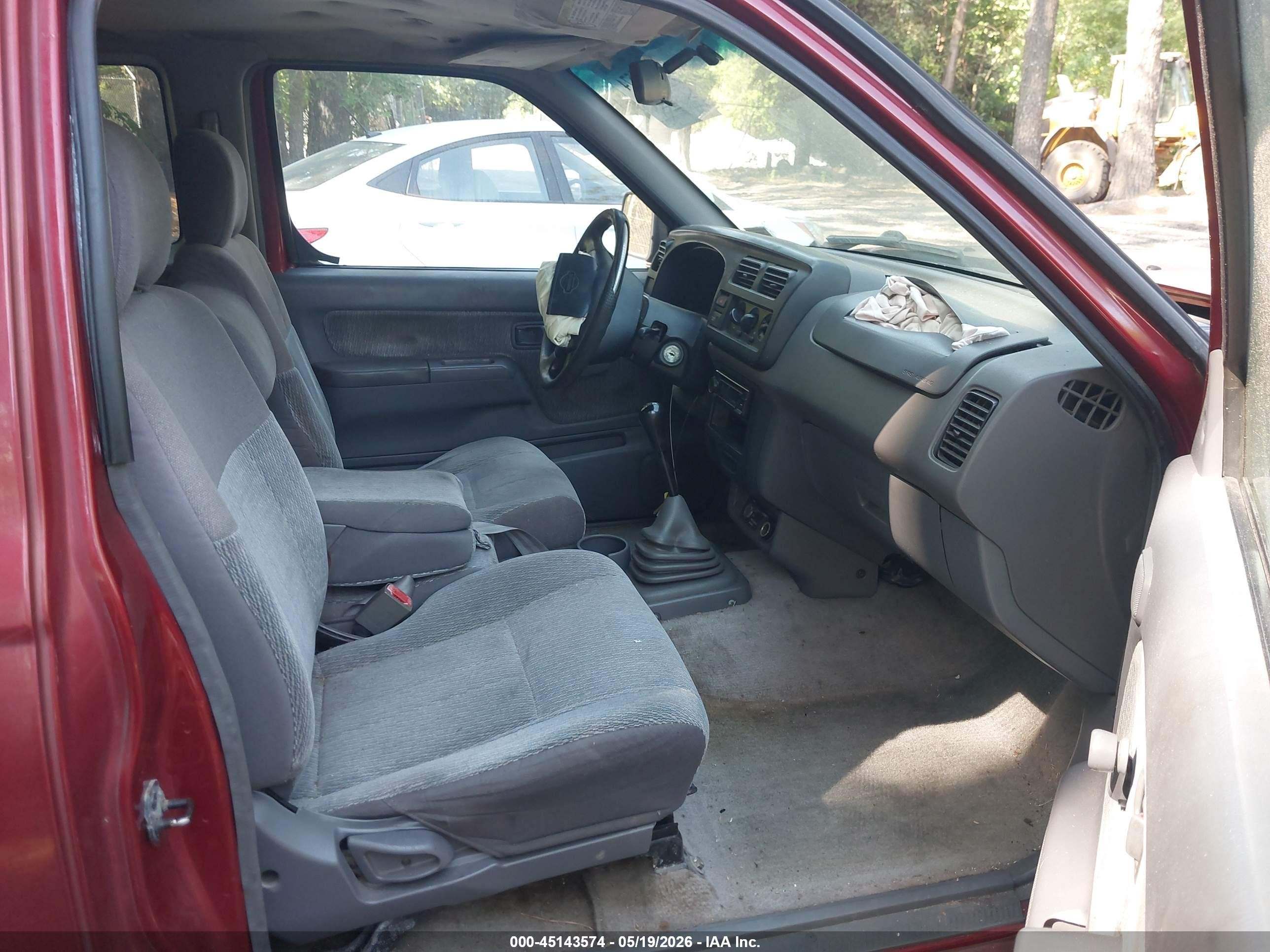 2000 Nissan Frontier Xe Red vin: 1N6DD26S8YC427170