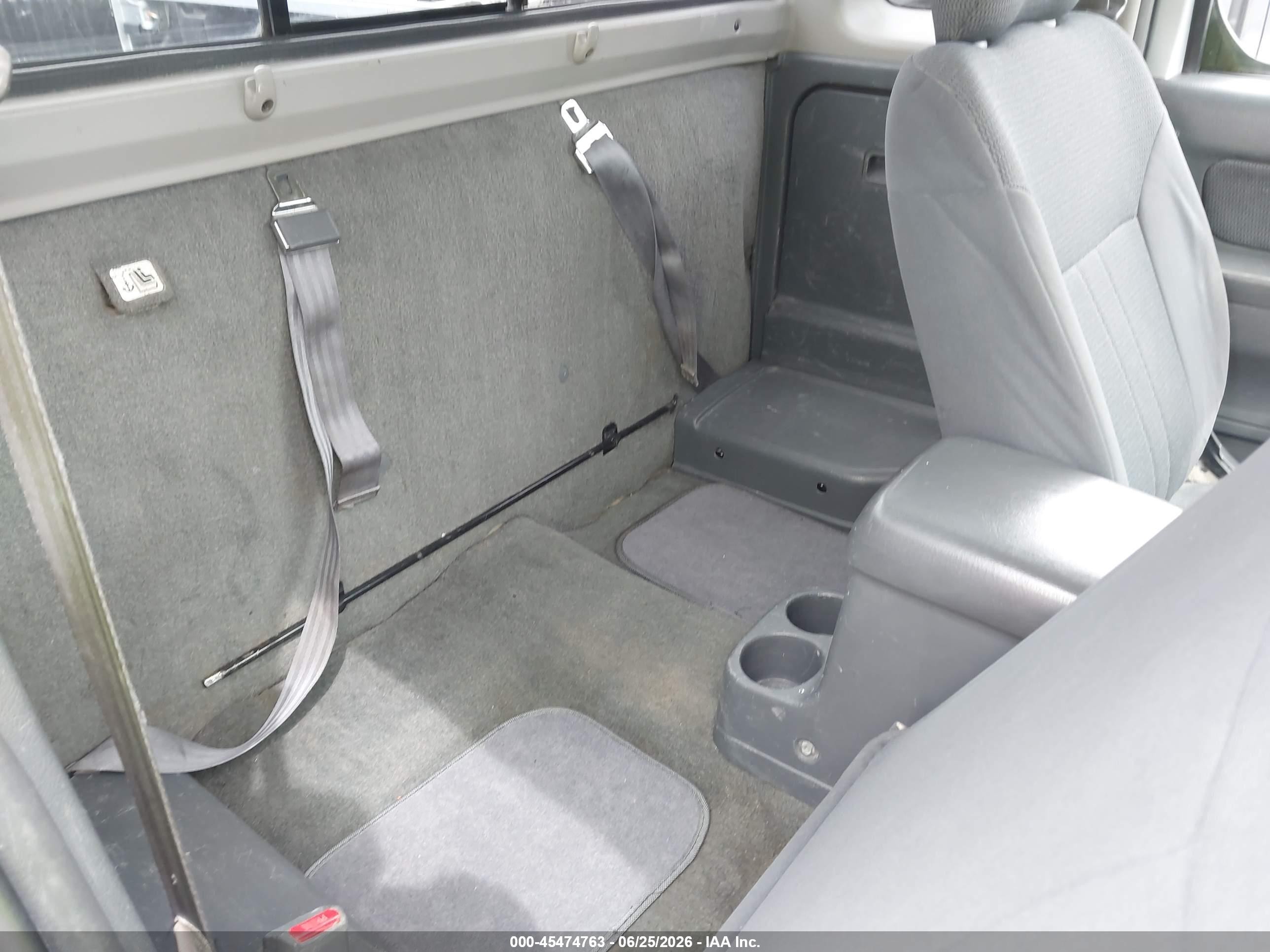 2001 Nissan Frontier Xe Silver vin: 1N6DD26S91C335586