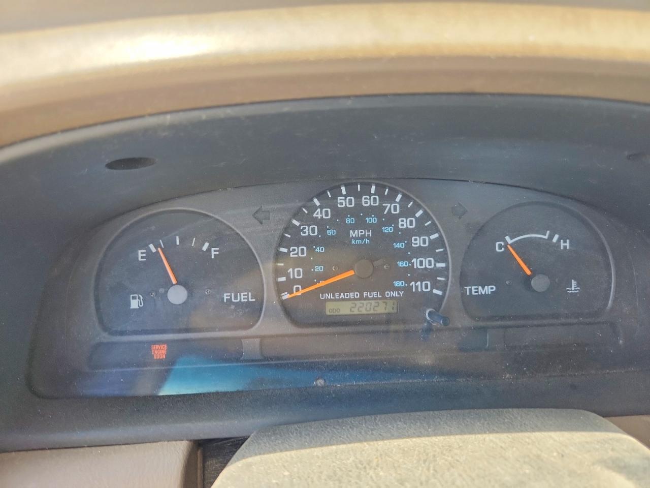 1998 Nissan Frontier King Cab Xe/king Cab Se Silver vin: 1N6DD26S9WC367168