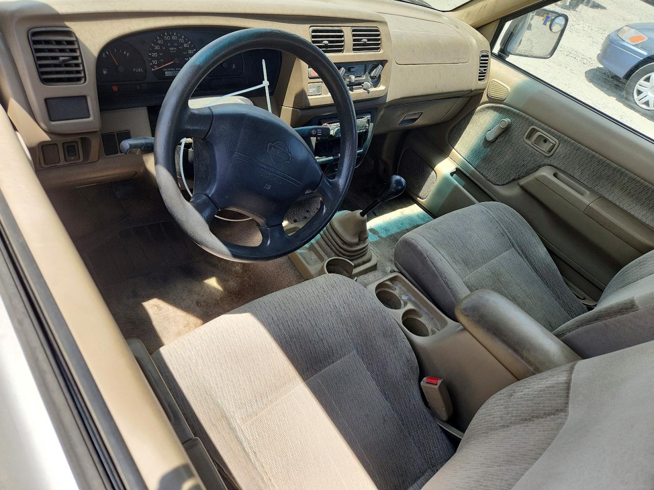 1998 Nissan Frontier King Cab Xe/king Cab Se Silver vin: 1N6DD26S9WC367168