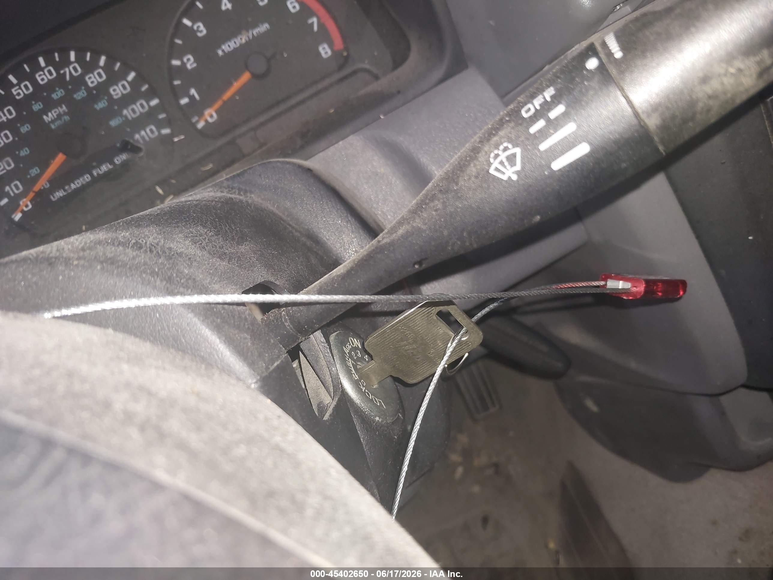 1998 Nissan Frontier Se/xe Красный vin: 1N6DD26S9WC378610