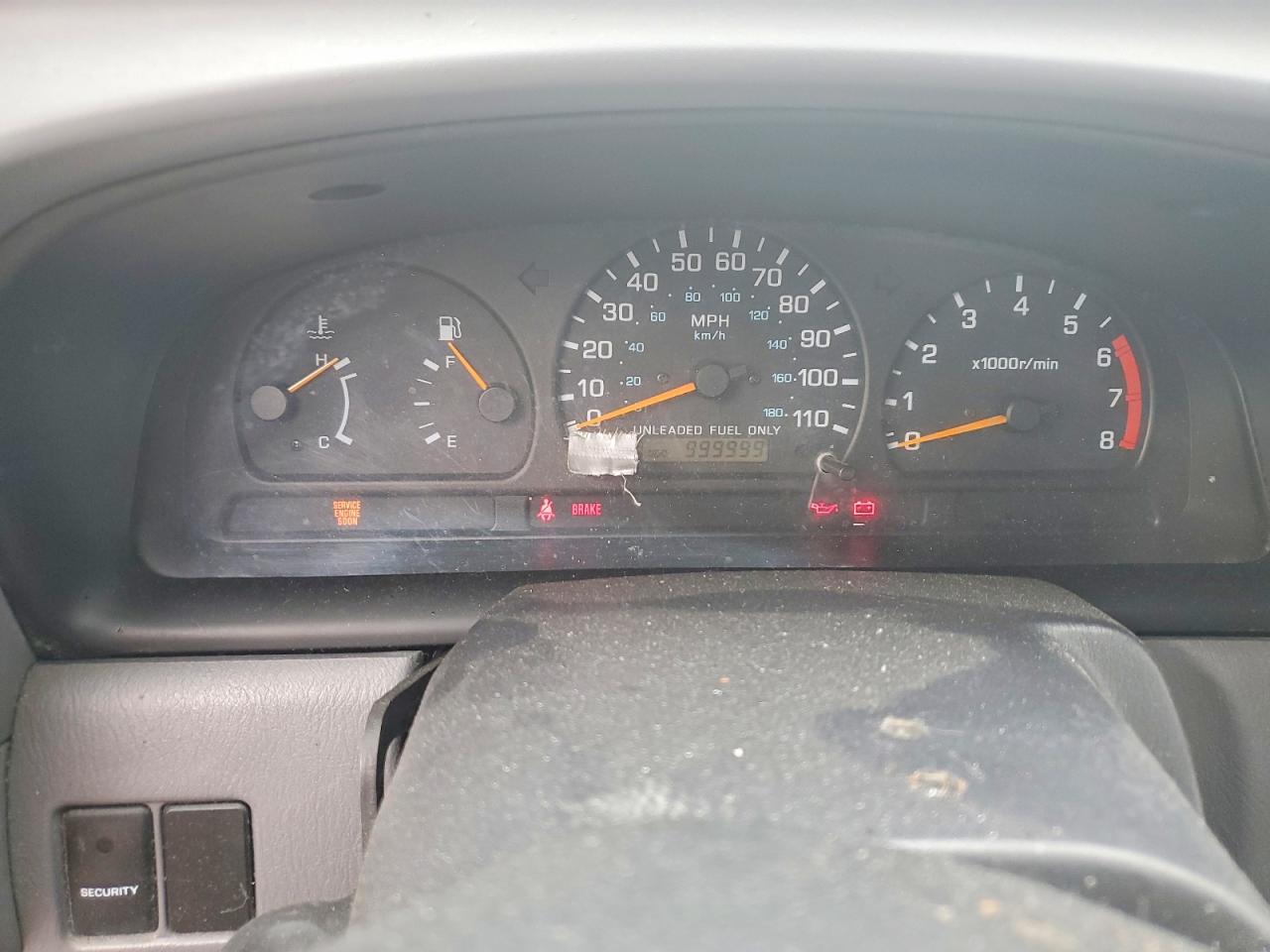 1998 Nissan Frontier Xe Gold vin: 1N6DD26SXWC300482
