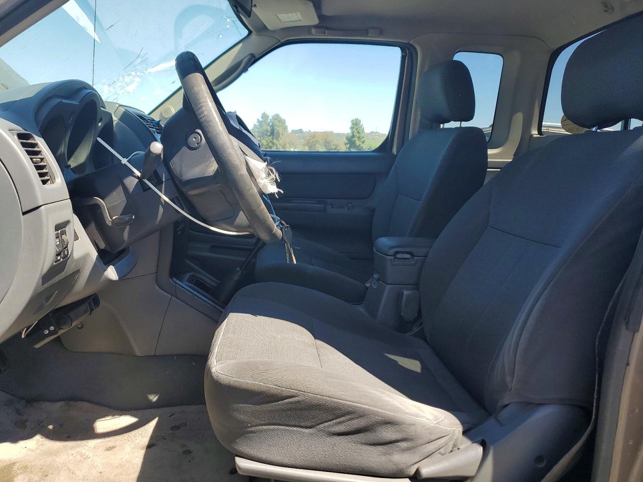 2004 Nissan Frontier King Cab Xe Silver vin: 1N6DD26T14C407068