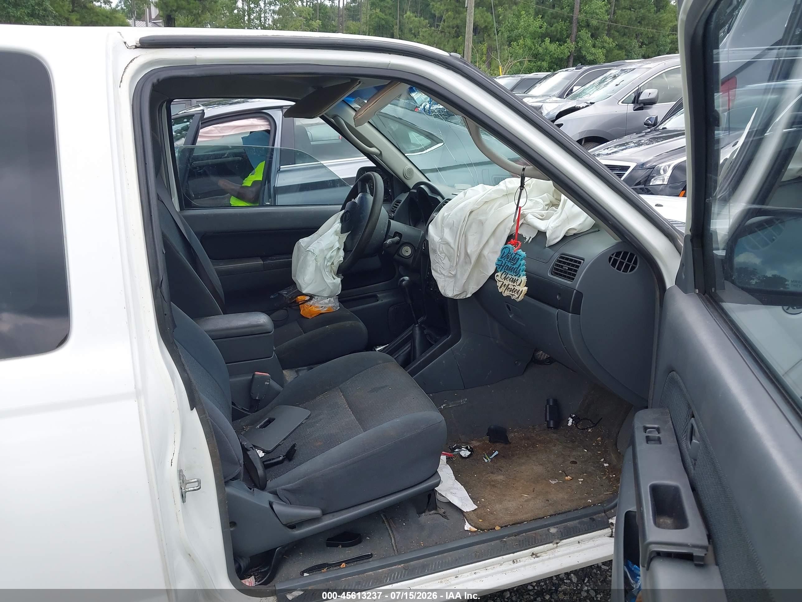 2004 Nissan Frontier Xe White vin: 1N6DD26T14C477718