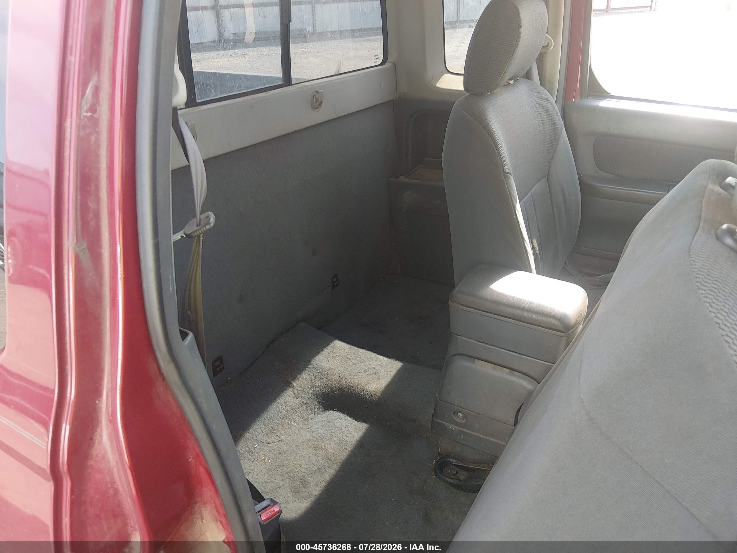 2003 Nissan Frontier Xe Burgundy vin: 1N6DD26T23C426694
