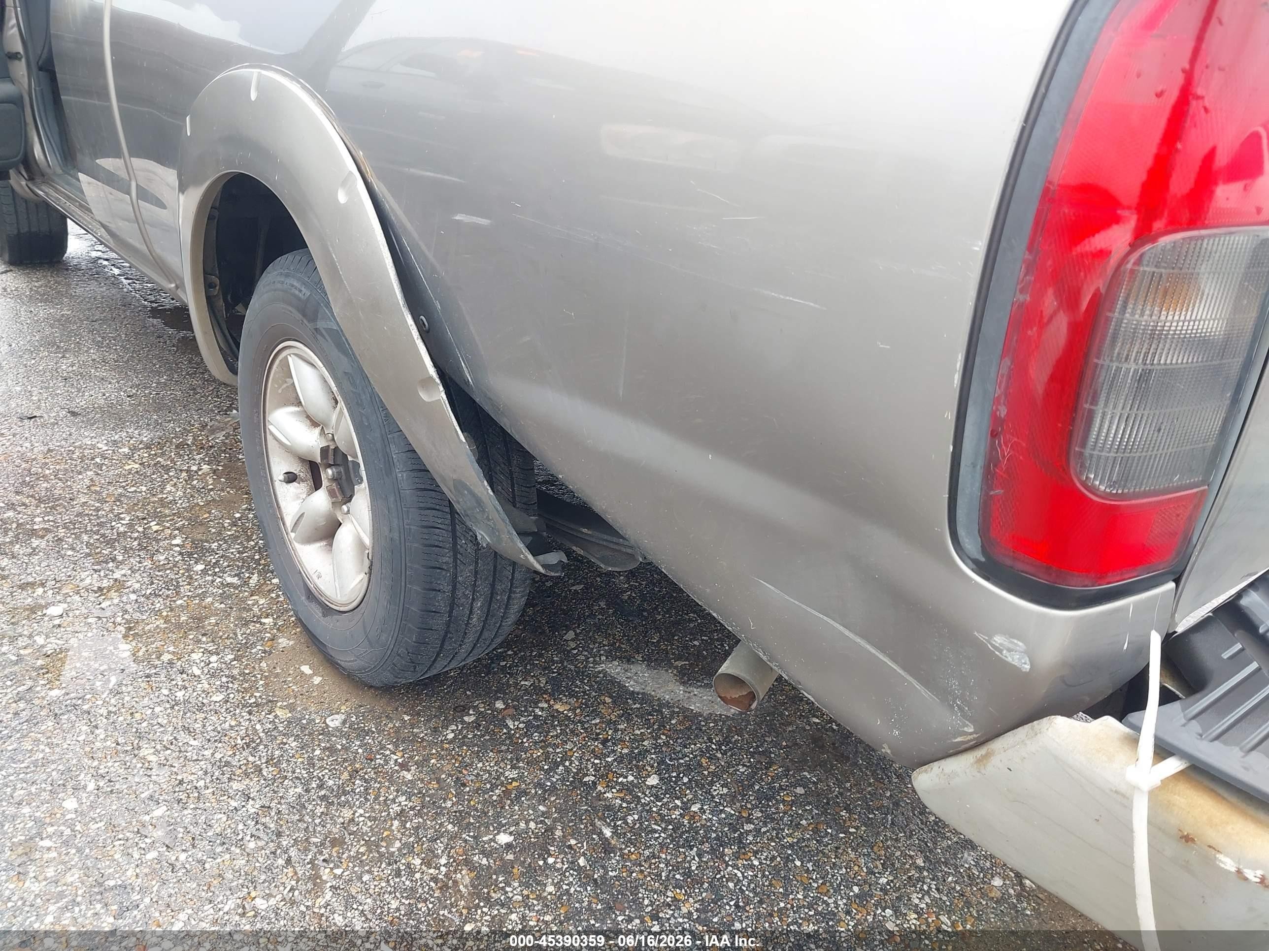 2004 Nissan Frontier Xe Beige vin: 1N6DD26T44C477745