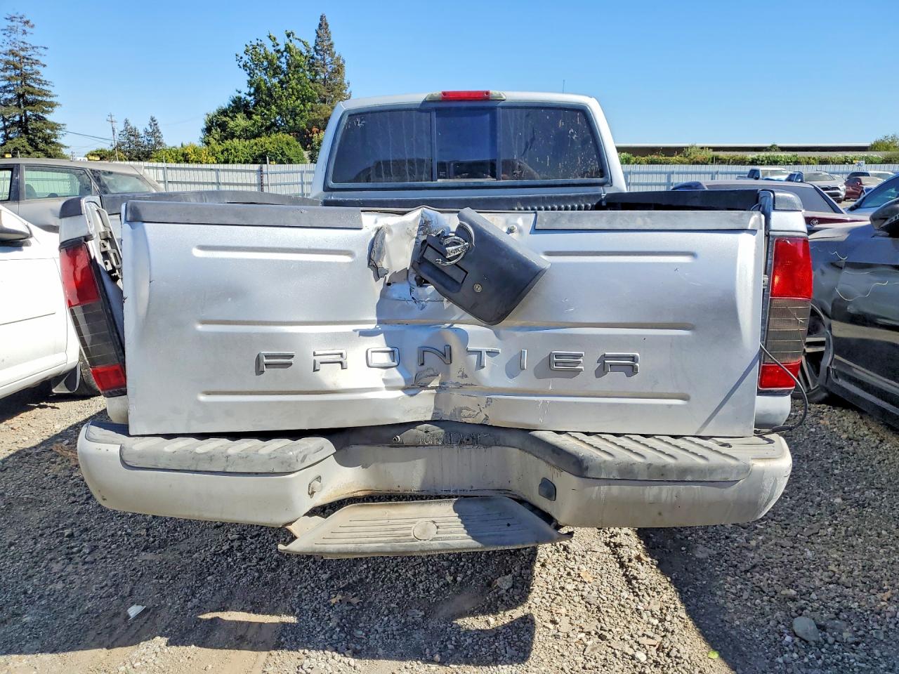 2004 Nissan Frontier Standard Silver vin: 1N6DD26T54C455673