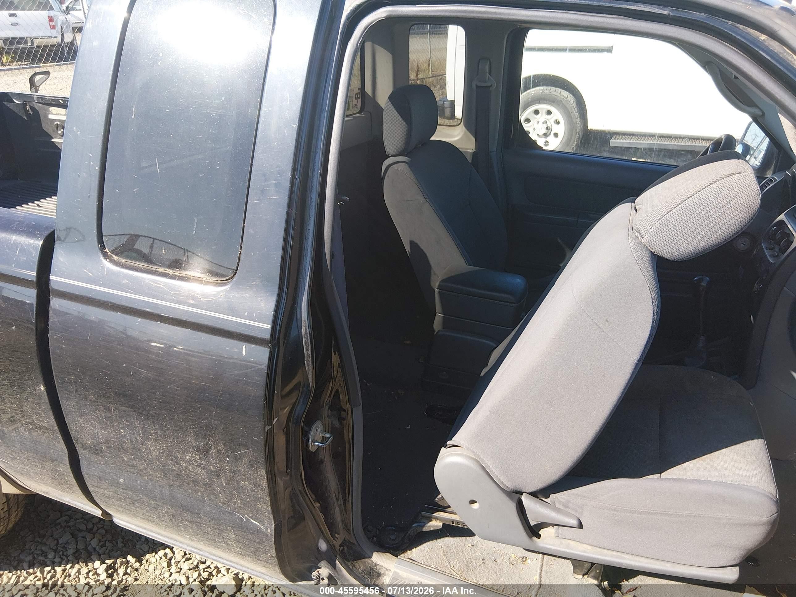 2003 Nissan Frontier Xe Черный vin: 1N6DD26T73C444964