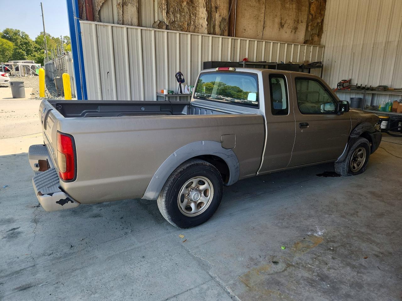 2004 Nissan Frontier Standard Beige vin: 1N6DD26T74C459269