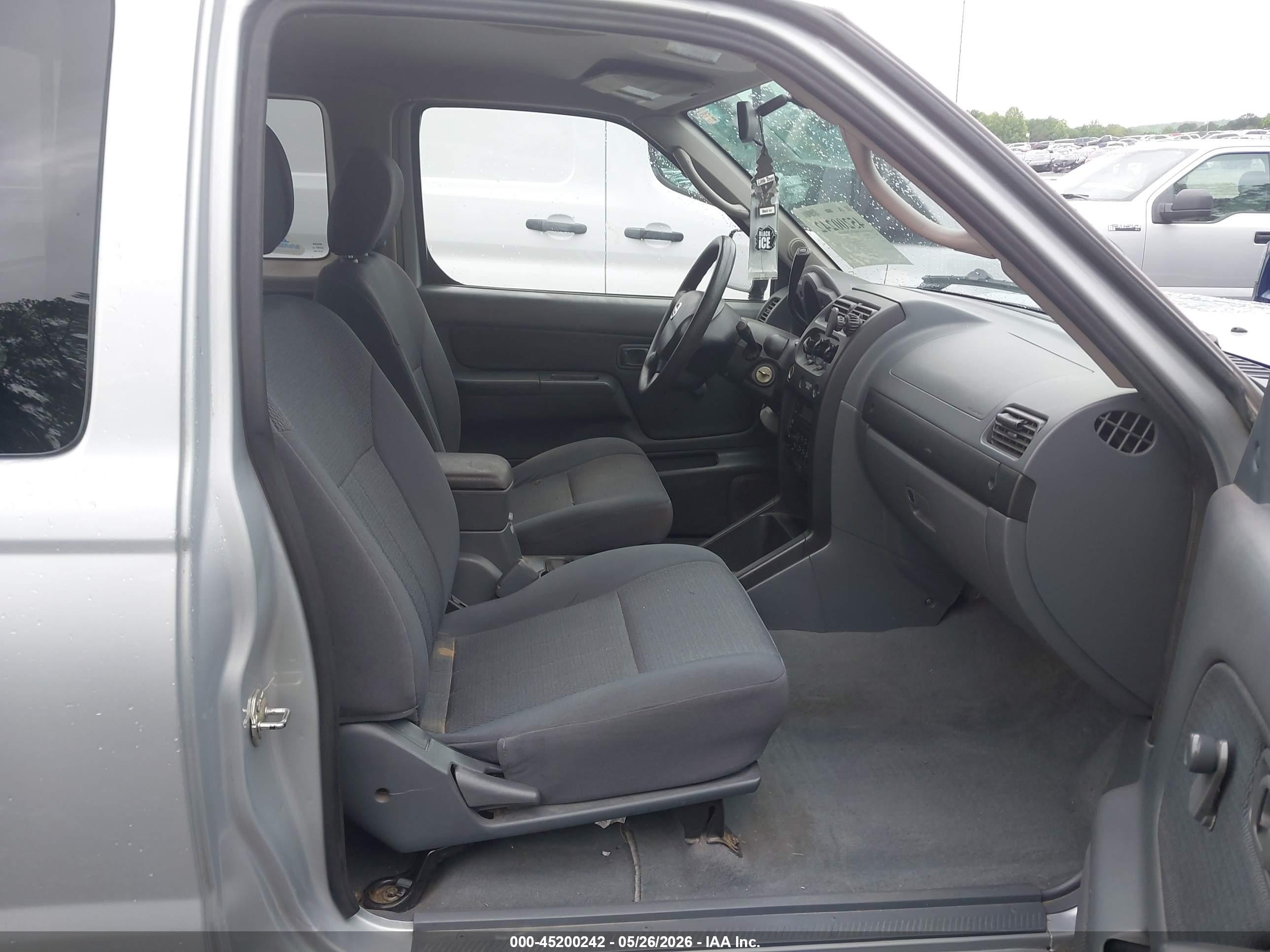 2003 Nissan Frontier Xe Silver vin: 1N6DD26T83C465158