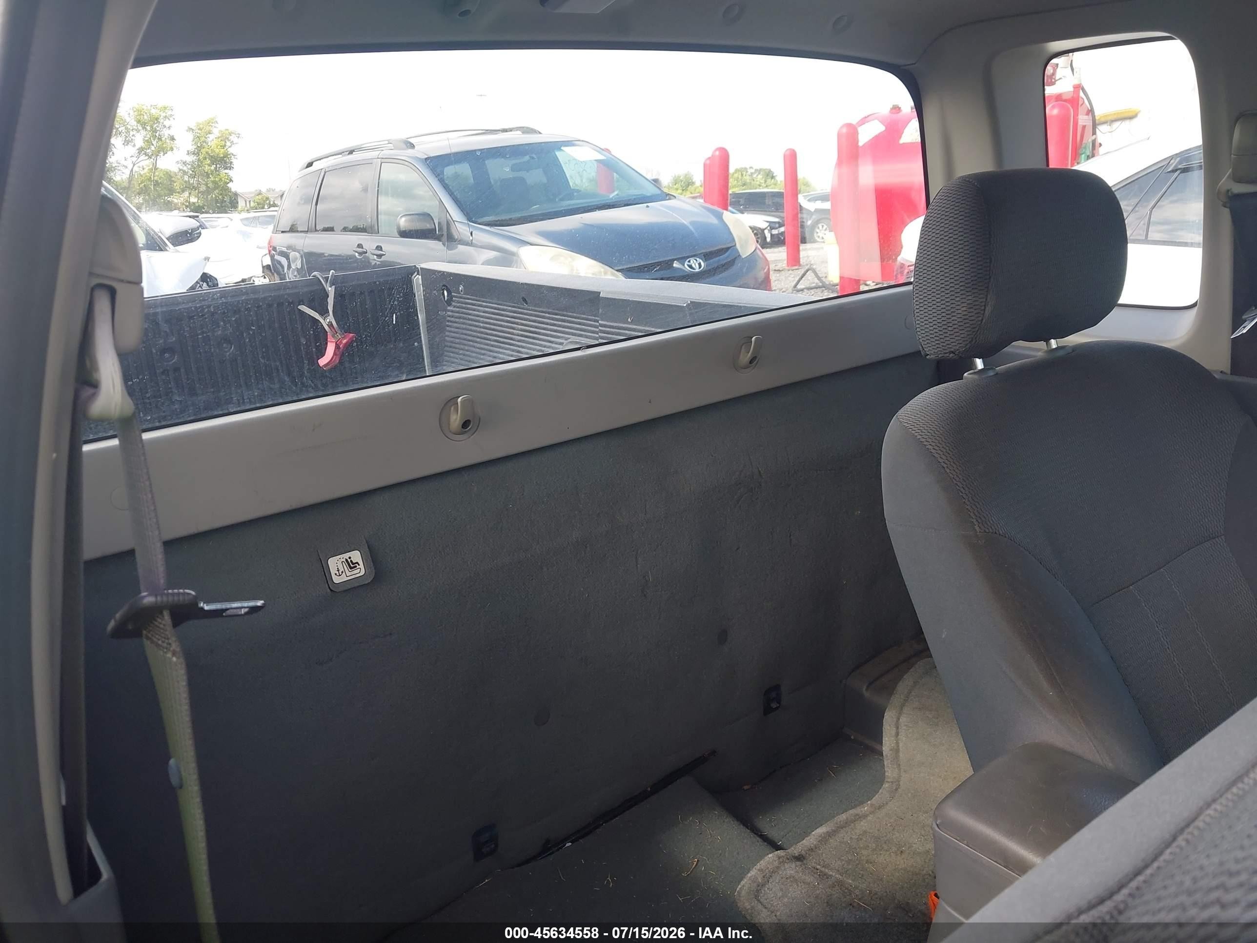 2004 Nissan Frontier Standard Silver vin: 1N6DD26T84C461516
