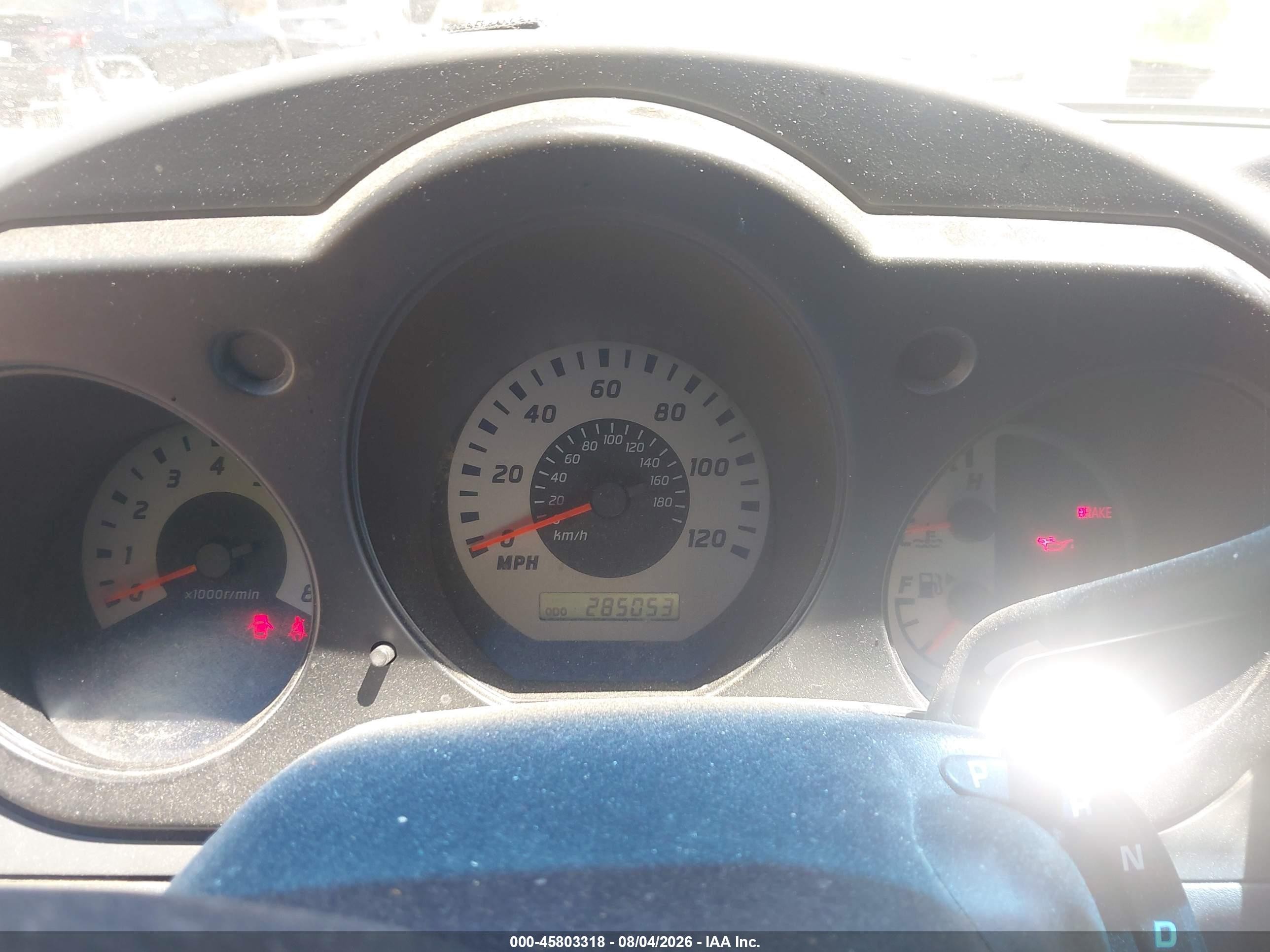 2004 Nissan Frontier Xe Red vin: 1N6DD26T84C469731