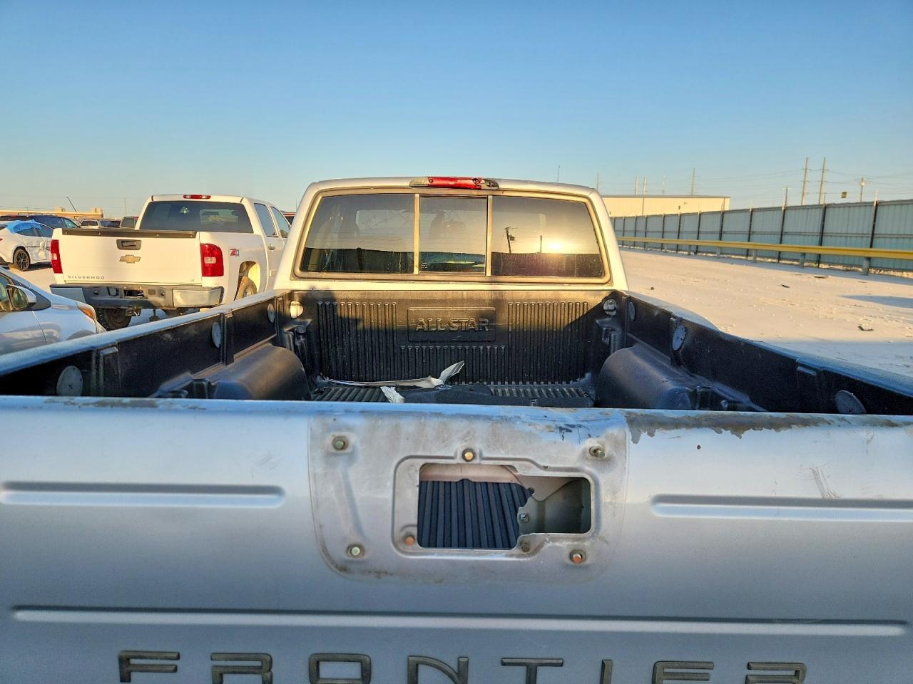 2003 Nissan Frontier Silver vin: 1N6ED26T13C450862
