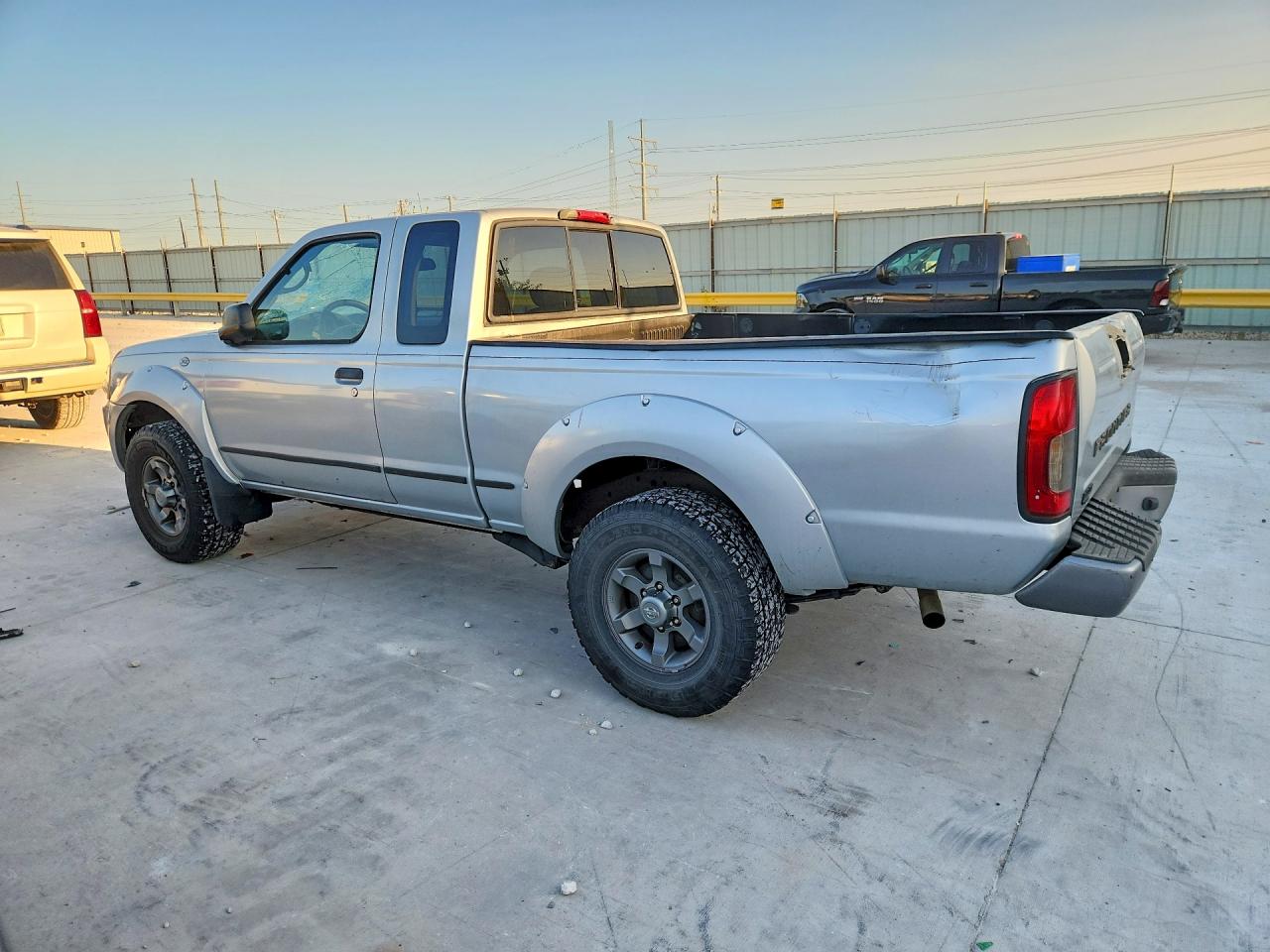 2003 Nissan Frontier Silver vin: 1N6ED26T13C450862