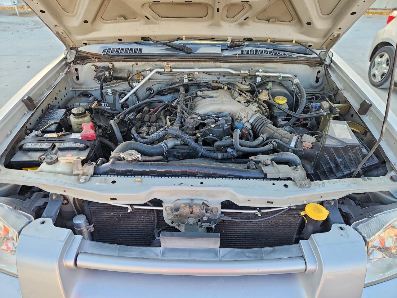 2003 Nissan Frontier Silver vin: 1N6ED26T13C450862