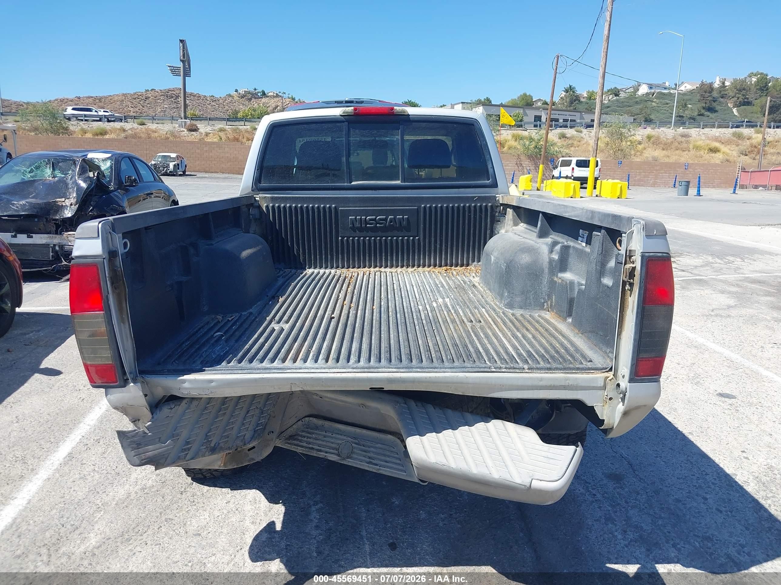 2004 Nissan Frontier Desert Runner Xe-v6 Silver vin: 1N6ED26T14C481708
