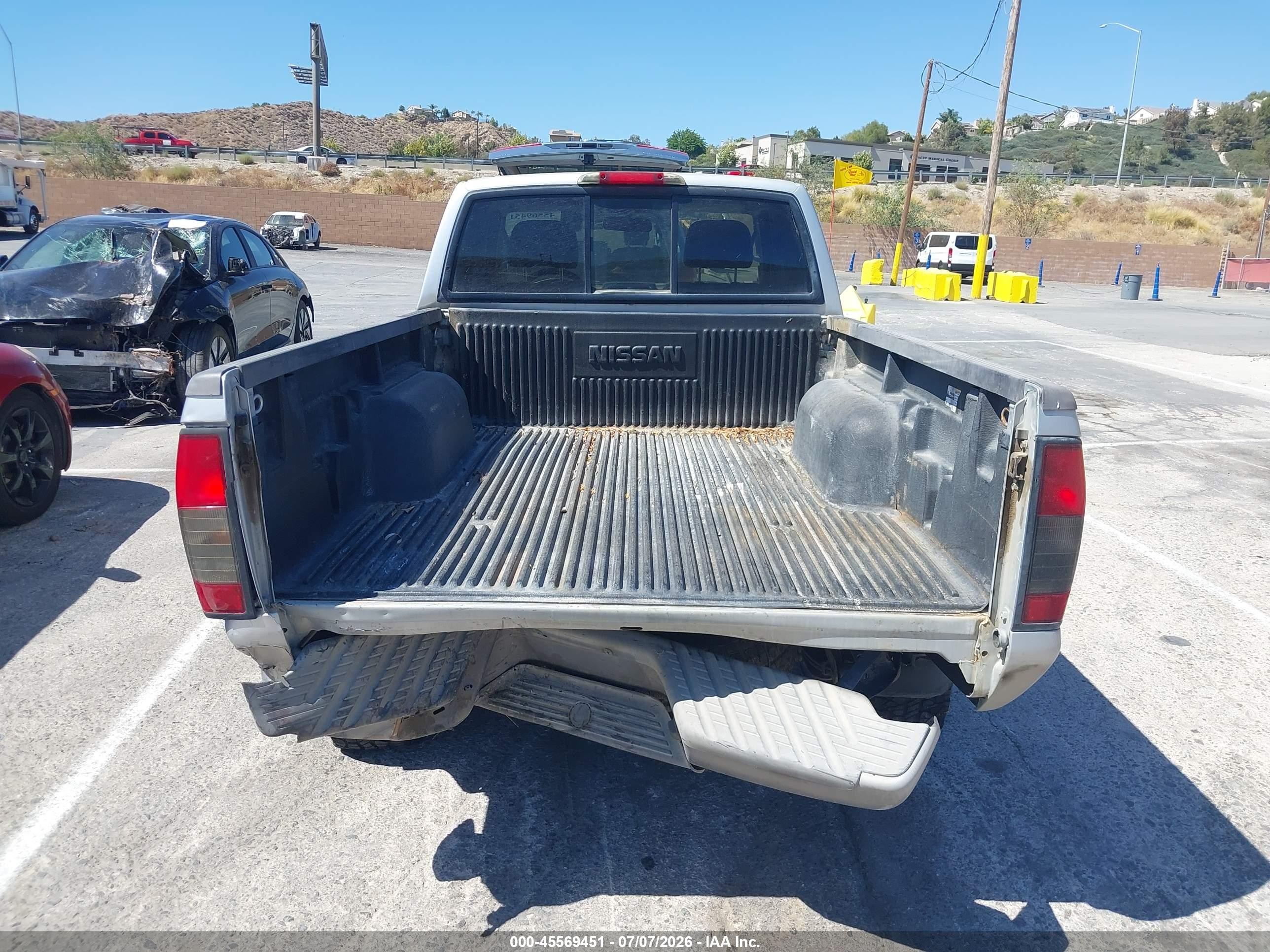 2004 Nissan Frontier Desert Runner Xe-v6 Silver vin: 1N6ED26T14C481708
