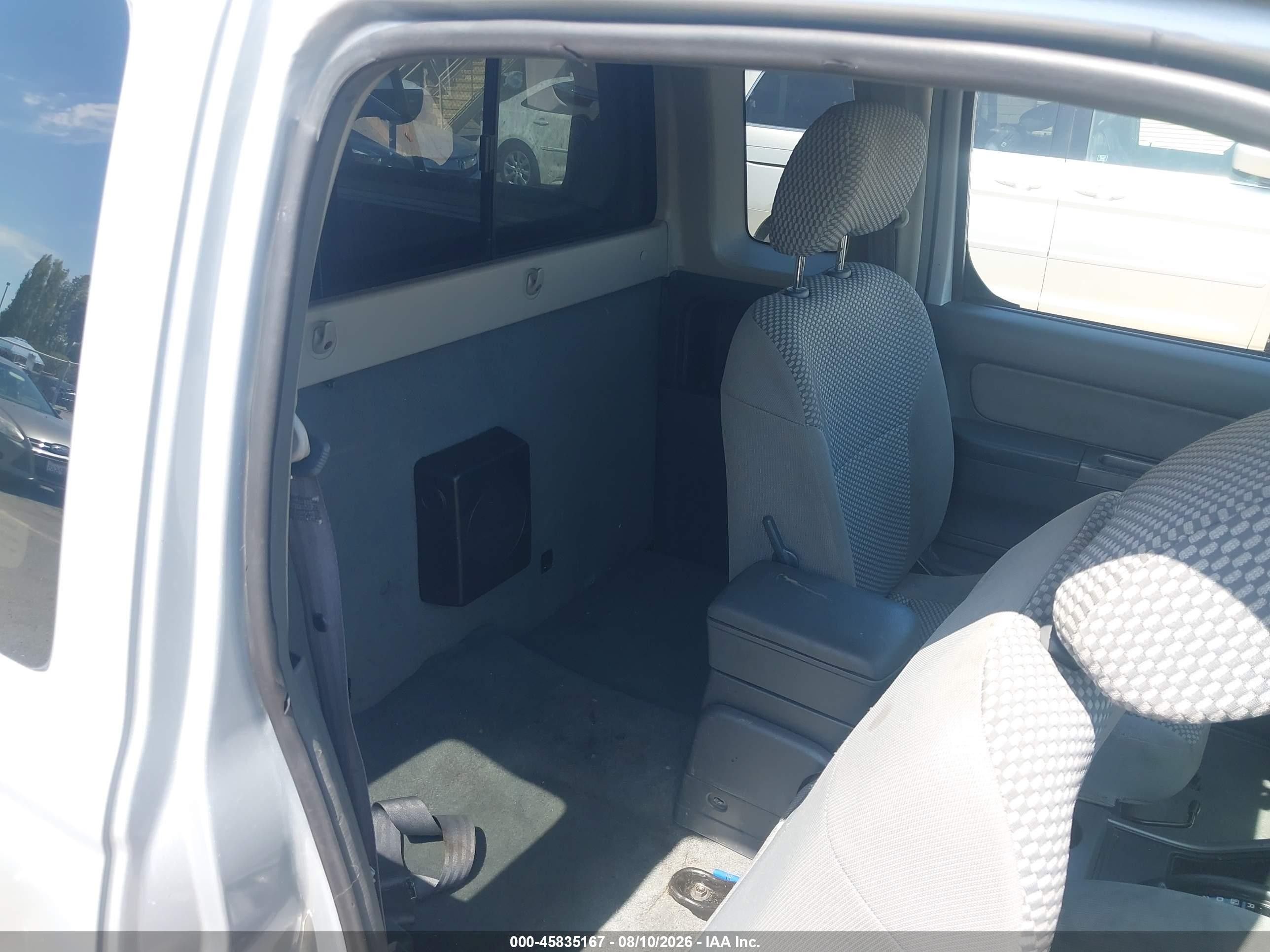 2003 Nissan Frontier Desert Runner Se-v6 Silver vin: 1N6ED26T23C427428